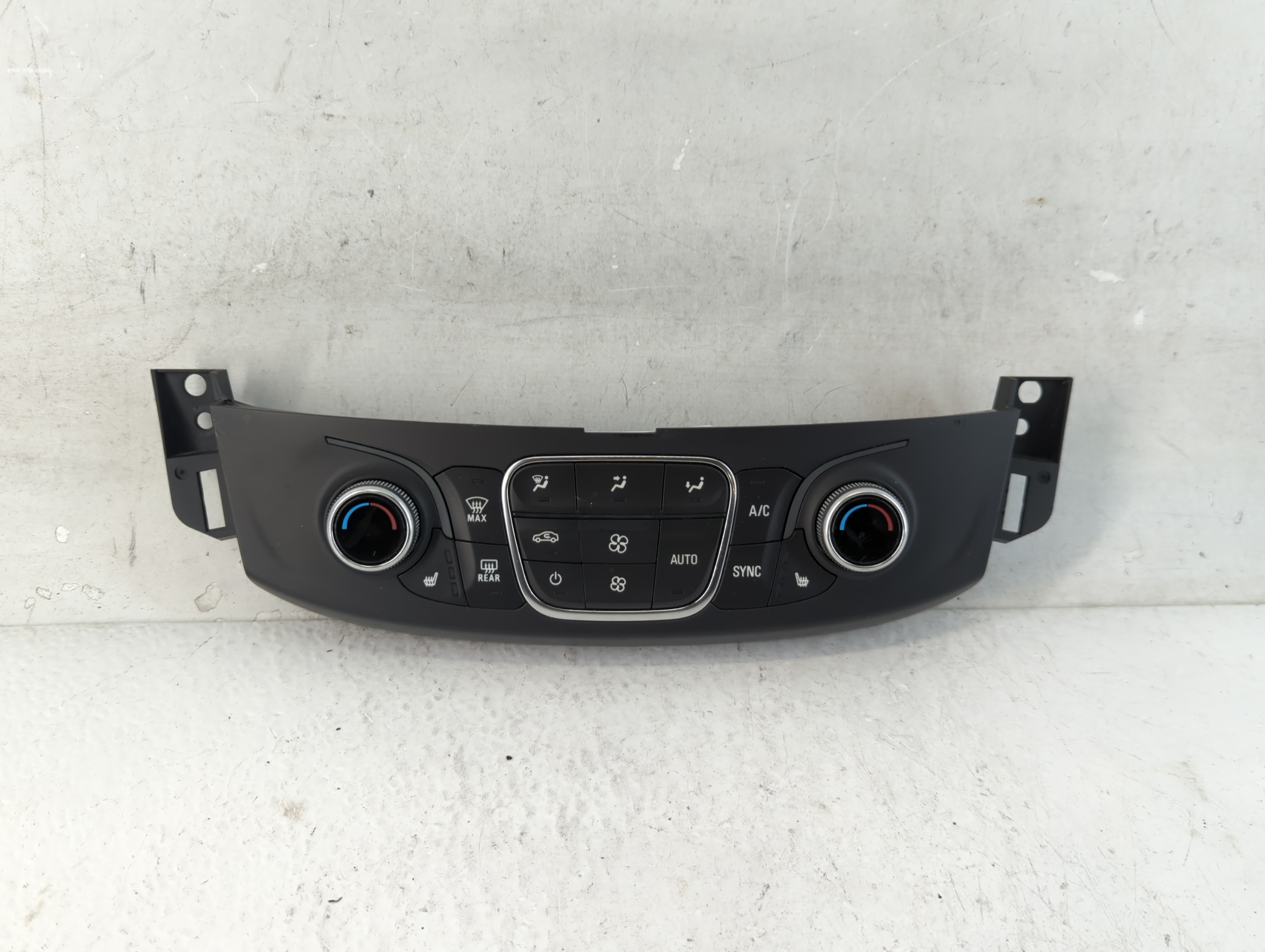 2018-2022 Chevrolet Traverse Ac Heater Climate Control 84344402 1054727 - Oemusedautoparts1.com