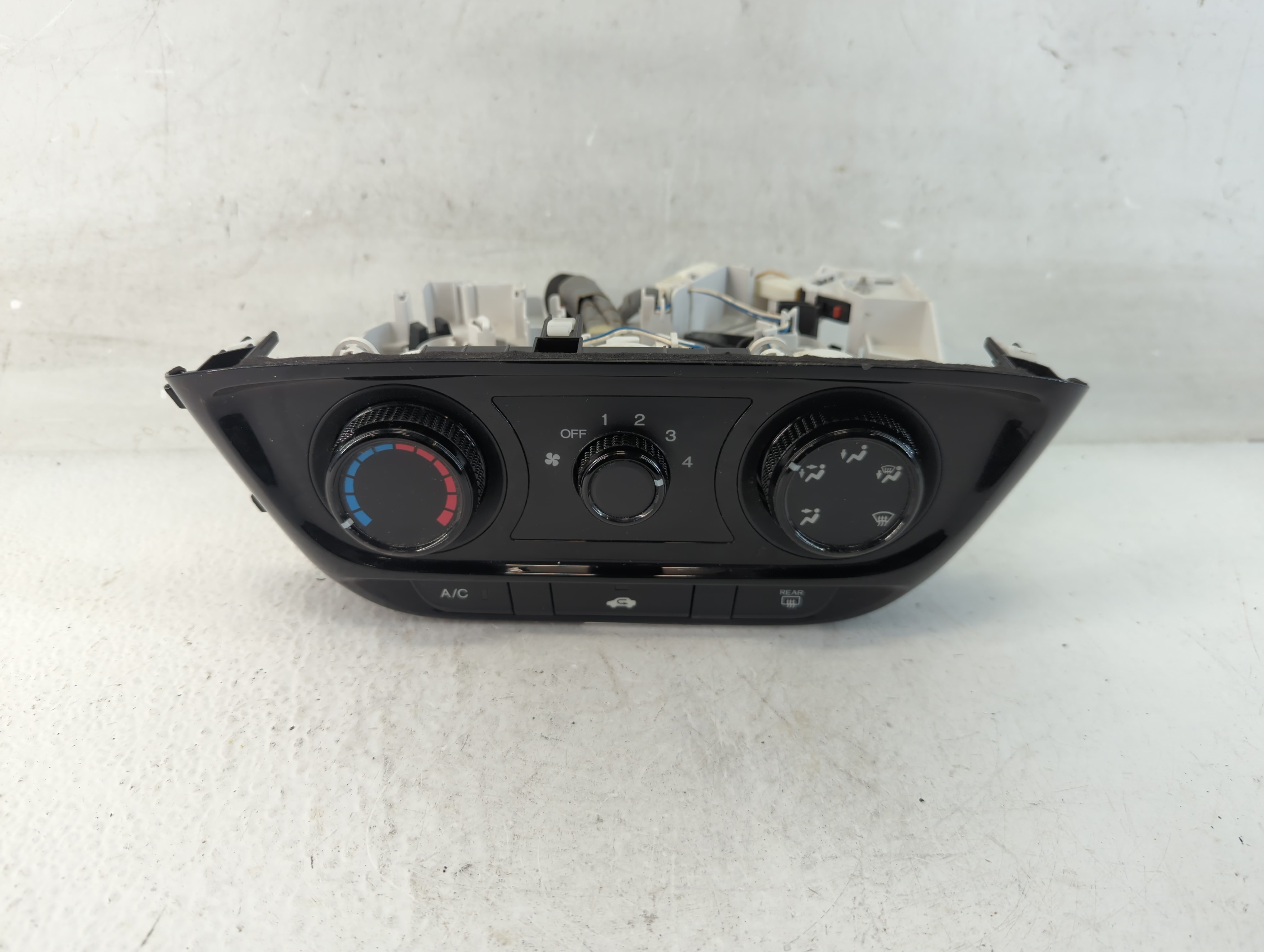 2016-2022 Honda Hr-v Ac Heater Climate Control 1054729 - Oemusedautoparts1.com
