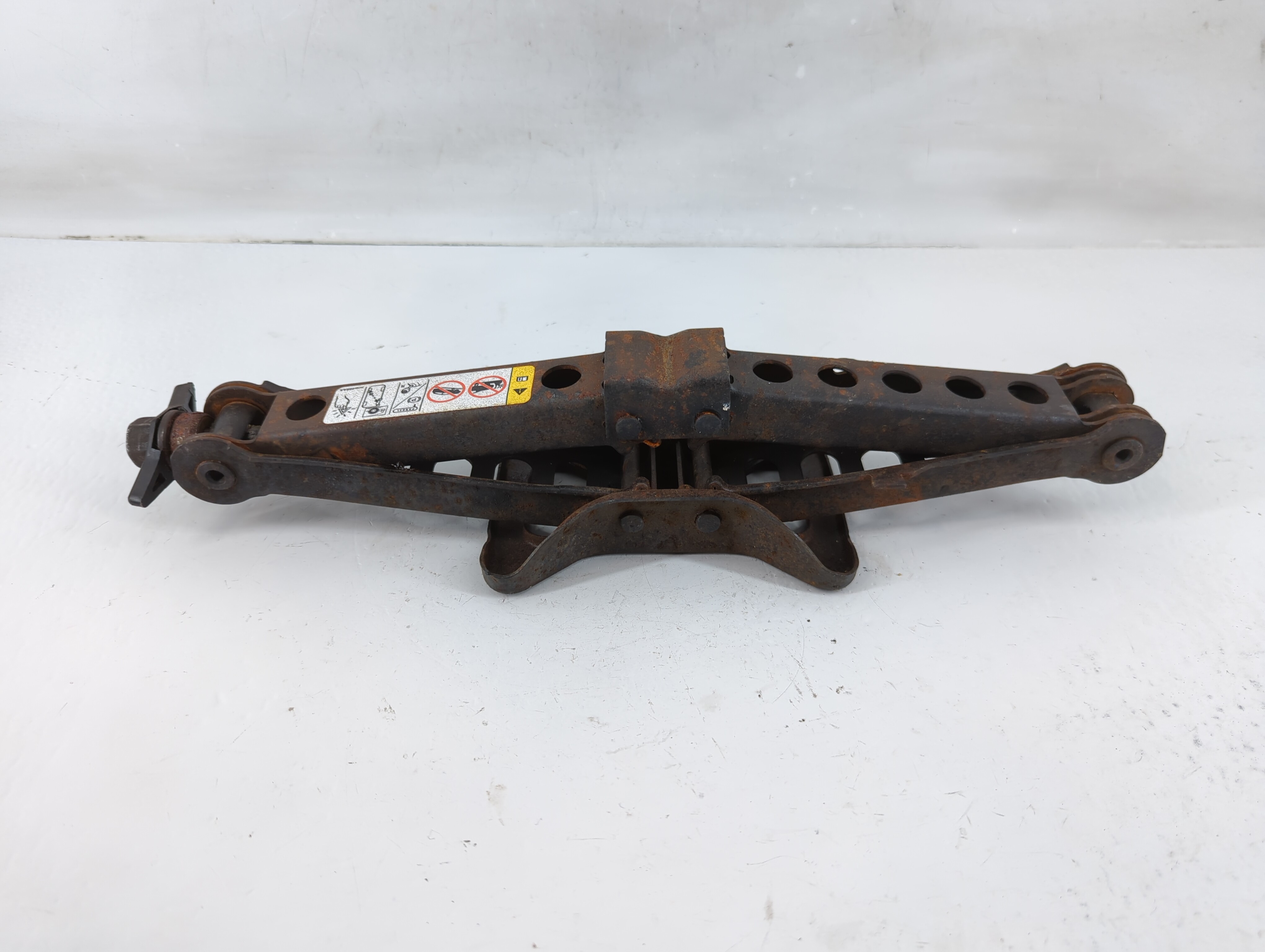2013 Dodge Avenger Spare Scissor Car Jack Black 1054852 - Oemusedautoparts1.com