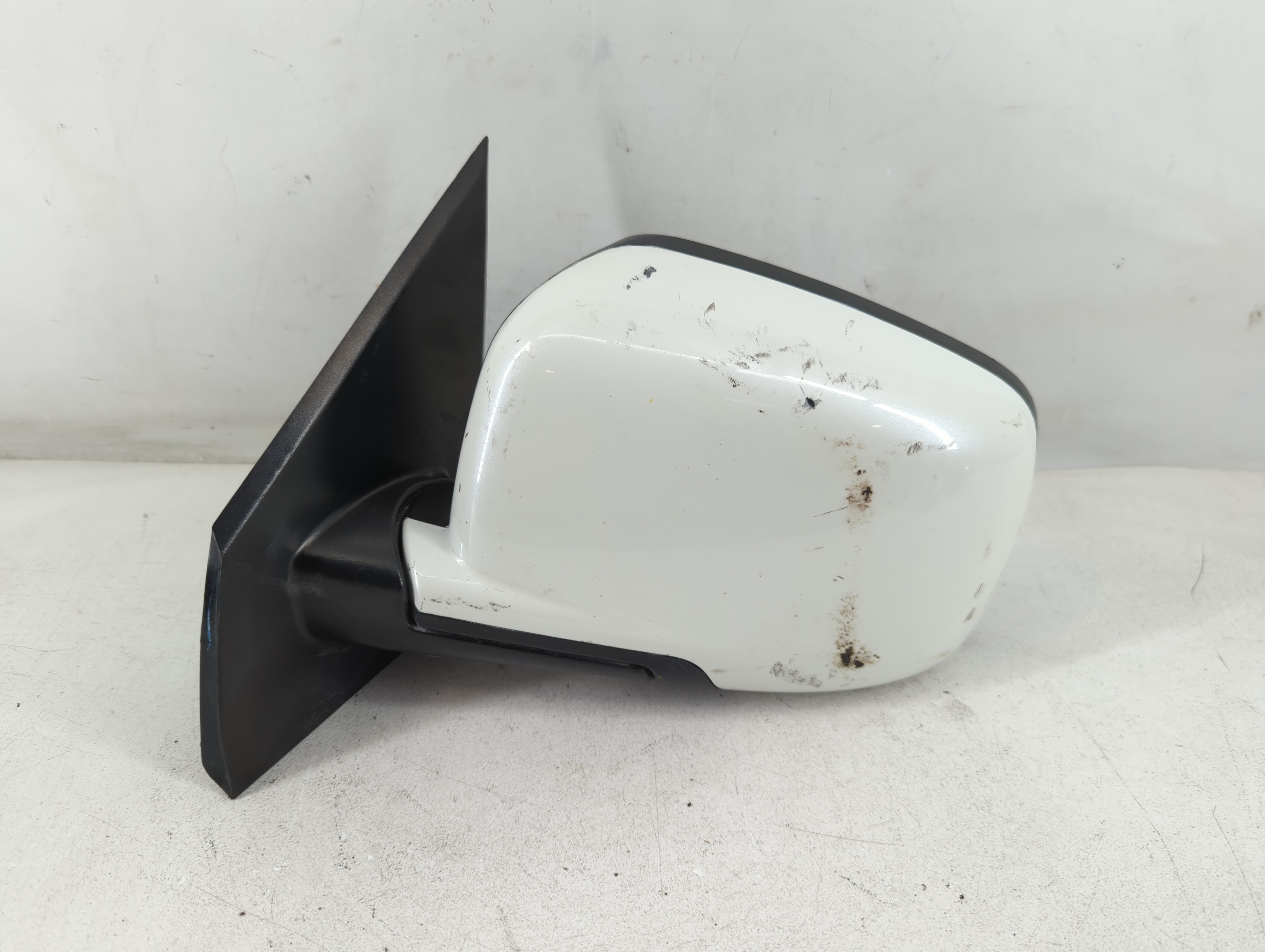 2018 Dodge Journey Driver Left Side View Power Door Mirror White 1054896 - Oemusedautoparts1.com