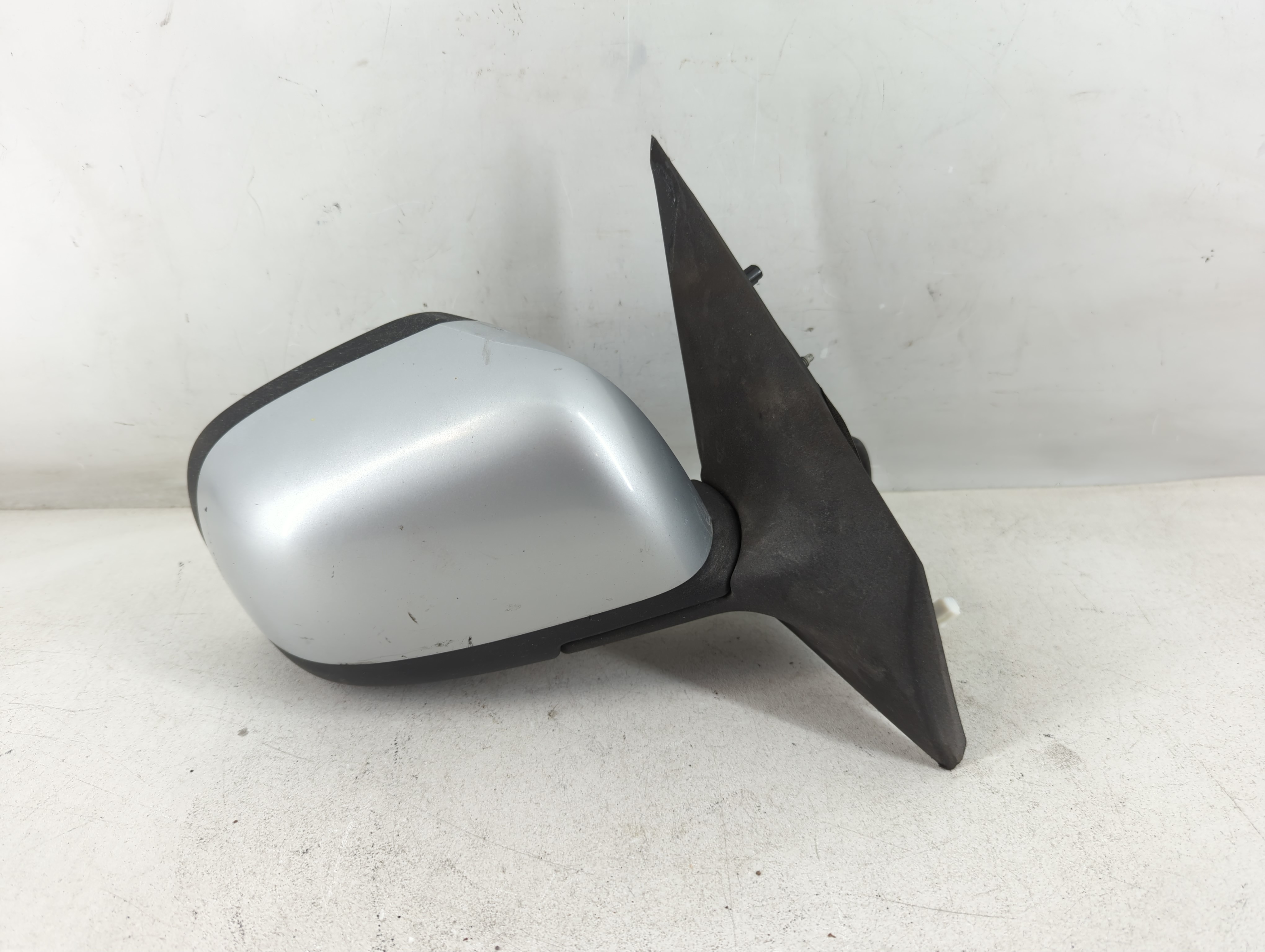 2012-2014 Nissan Versa Passenger Right Side View Power Door Mirror Grey 1054897 - Oemusedautoparts1.com
