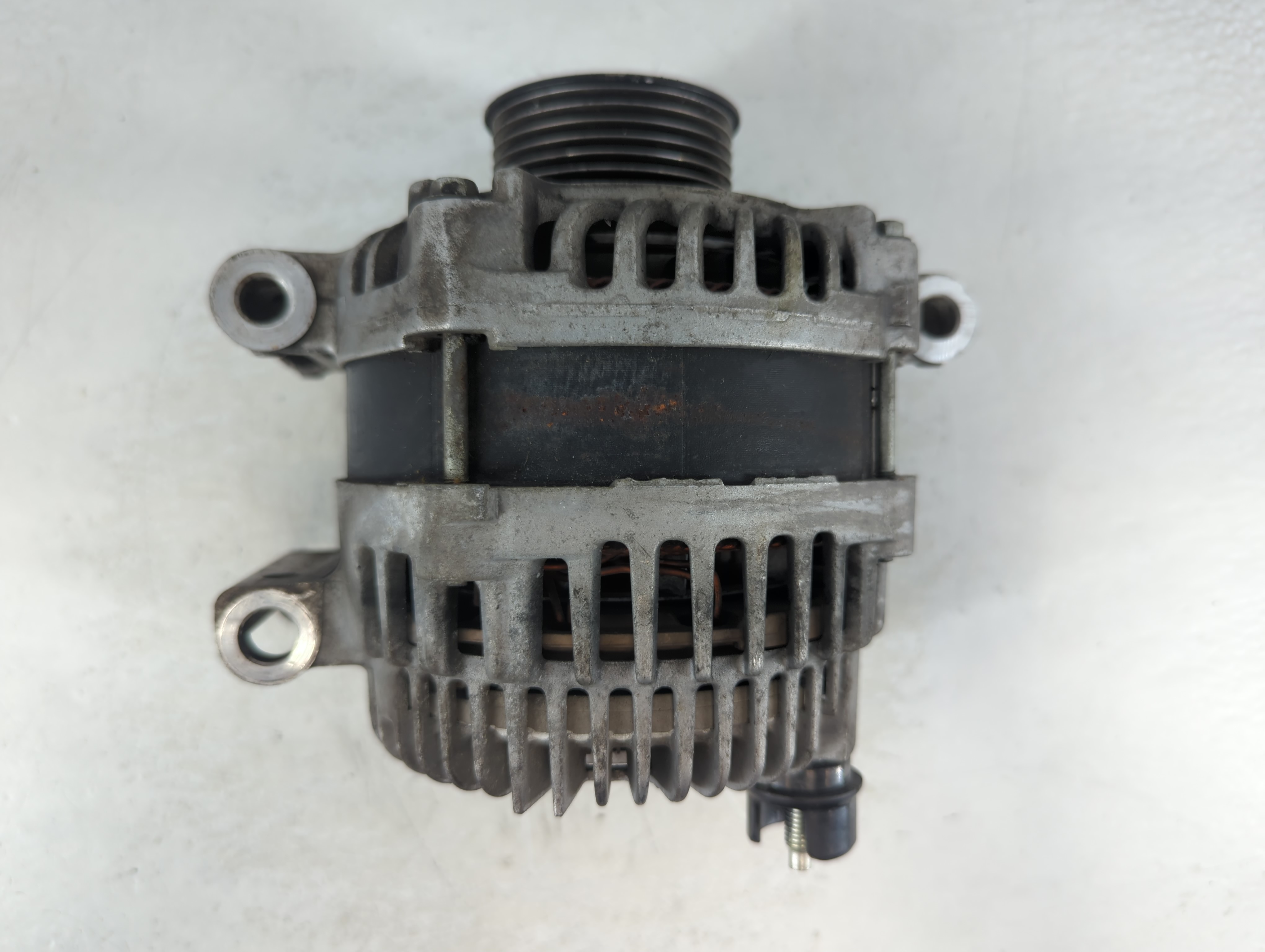 2010-2012 Ford Fusion Alternator Generator Charging Assembly Engine Oem 1054909 - Oemusedautoparts1.com