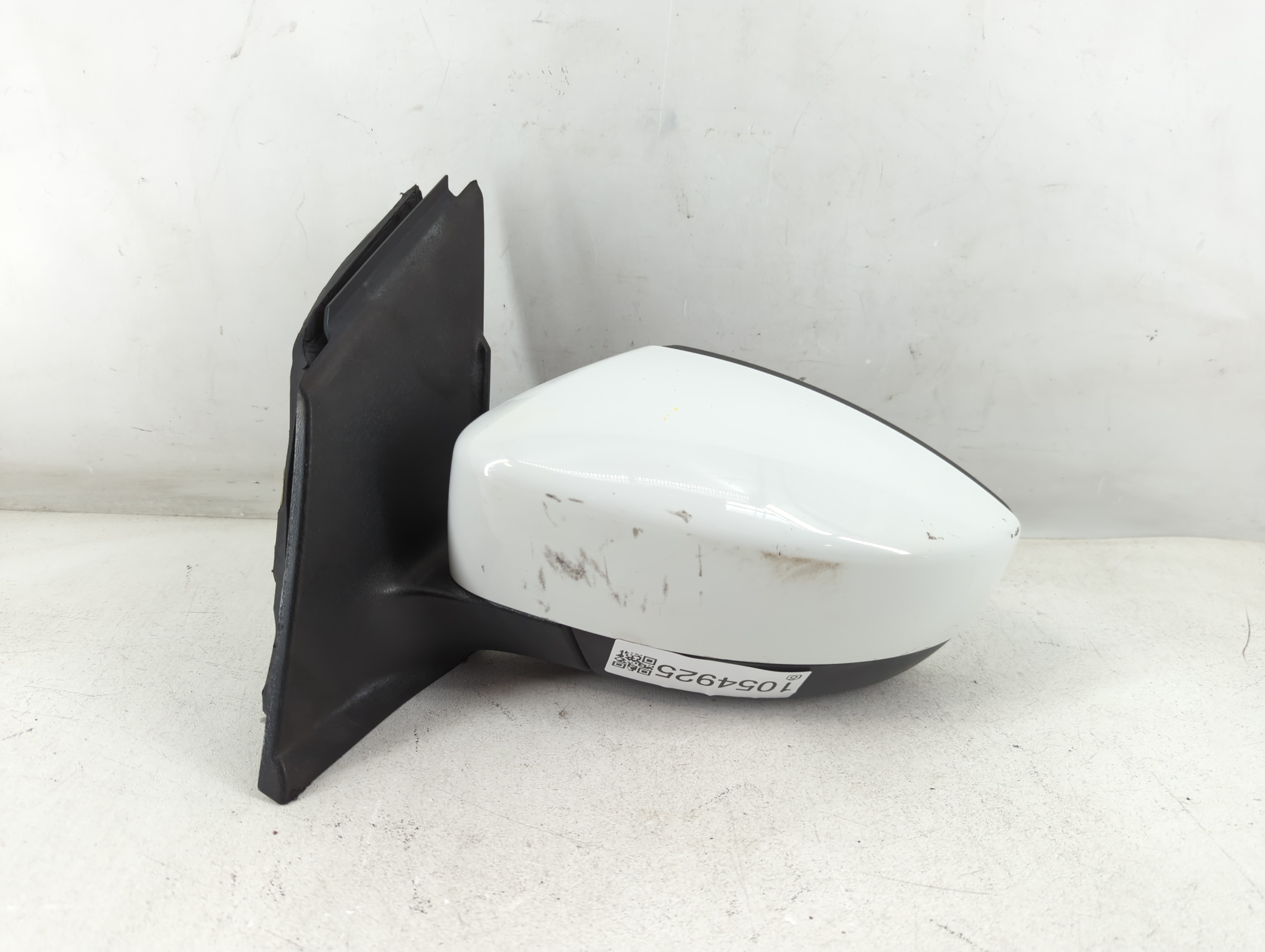 2017-2019 Ford Escape Driver Left Side View Power Door Mirror White 1054925 - Oemusedautoparts1.com