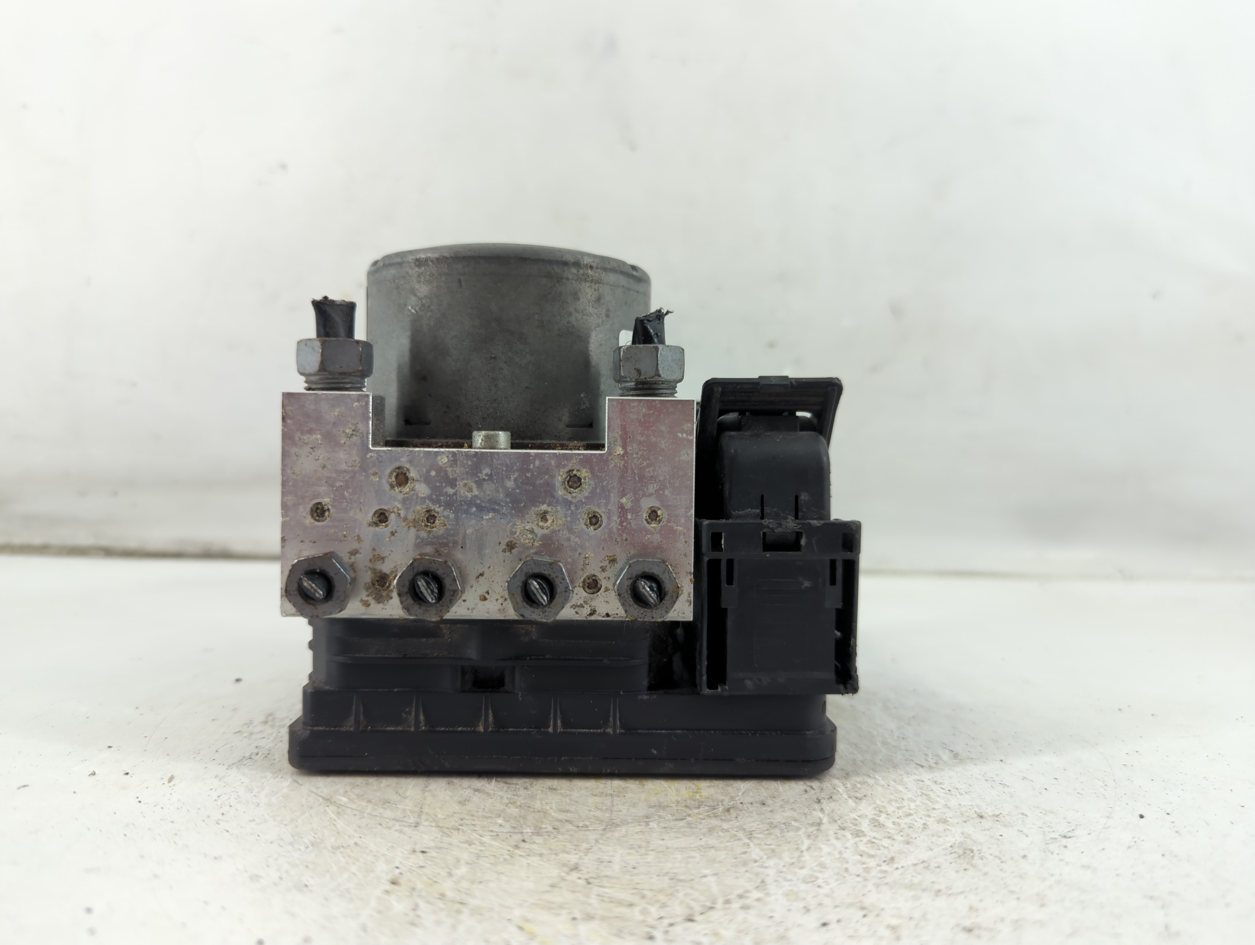2017 Ford Explorer Abs Pump Control Module 1054943 - Oemusedautoparts1.com