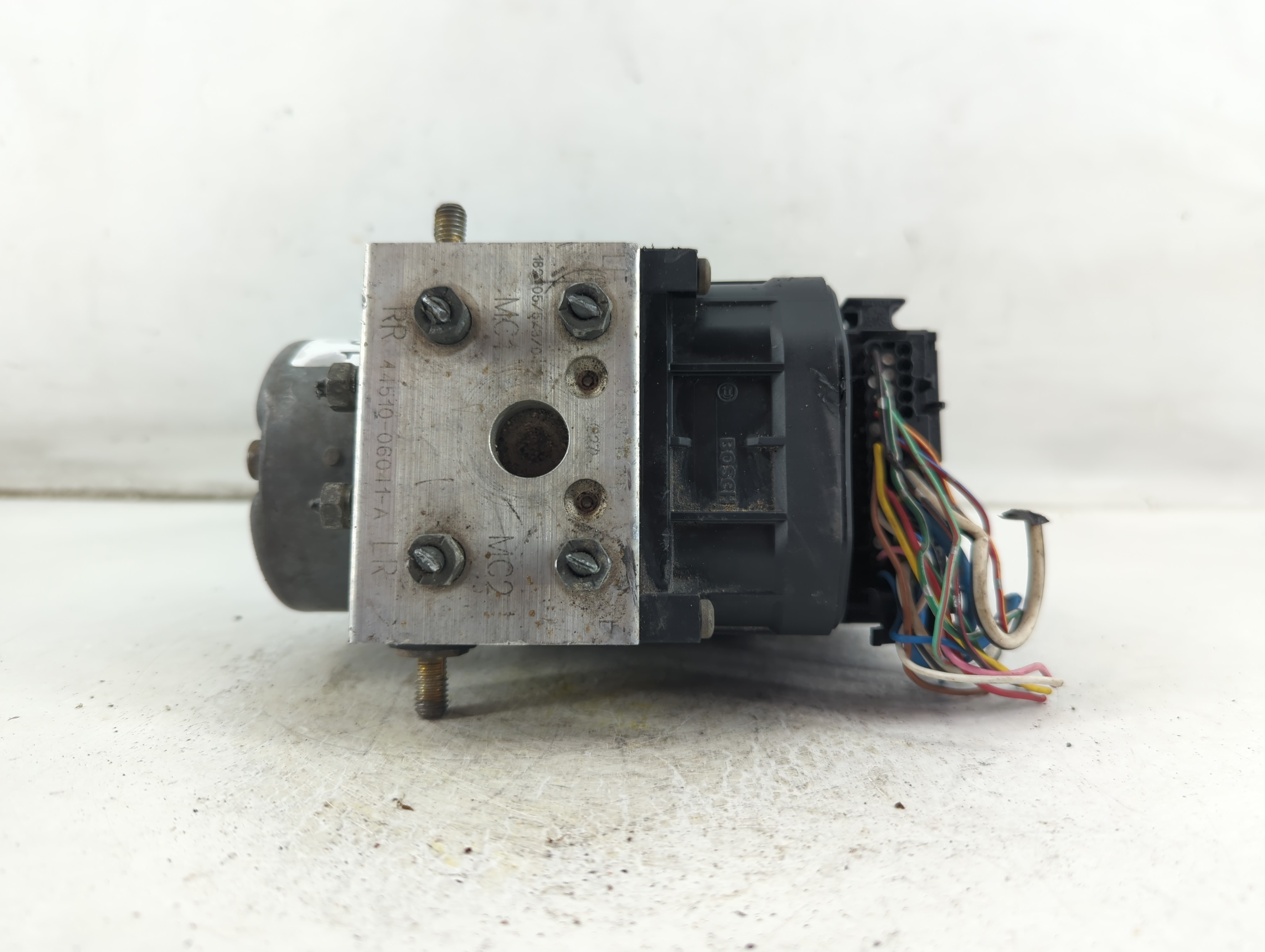 2000-2001 Toyota Camry Abs Pump Control Module 1054947 - Oemusedautoparts1.com