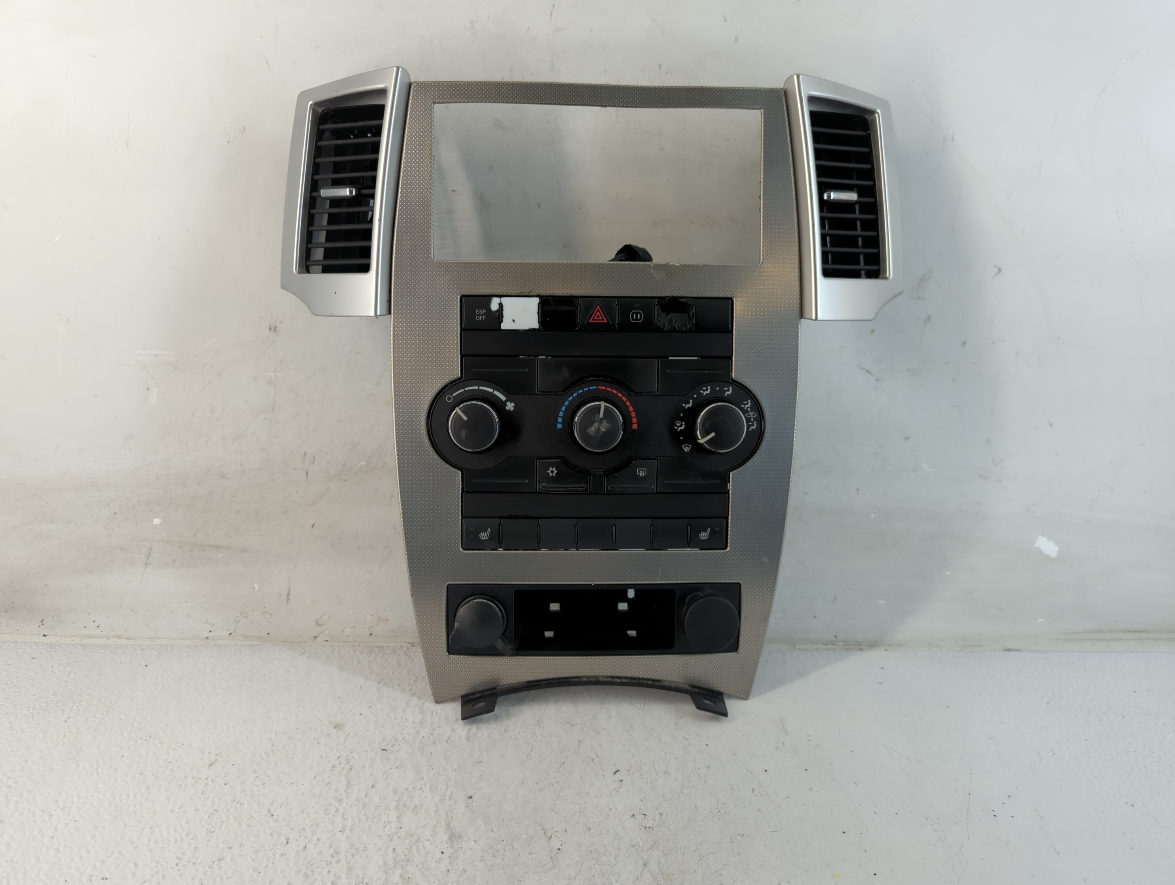 2007-2010 Jeep Grand Cherokee Ac Heater Climate Control P55037979aa 1054956 - Oemusedautoparts1.com