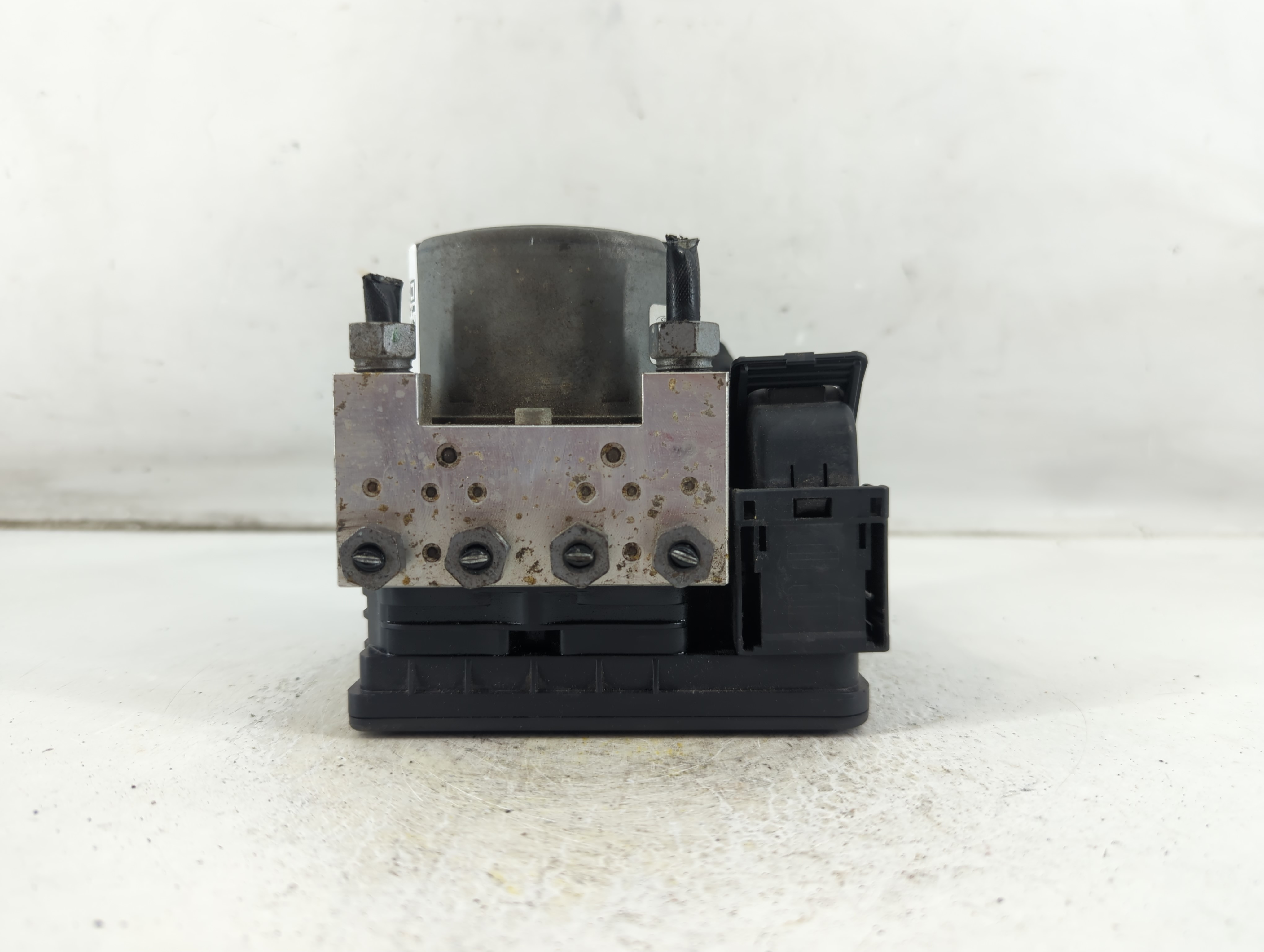 2017 Ford Explorer Abs Pump Control Module 1054977 - Oemusedautoparts1.com