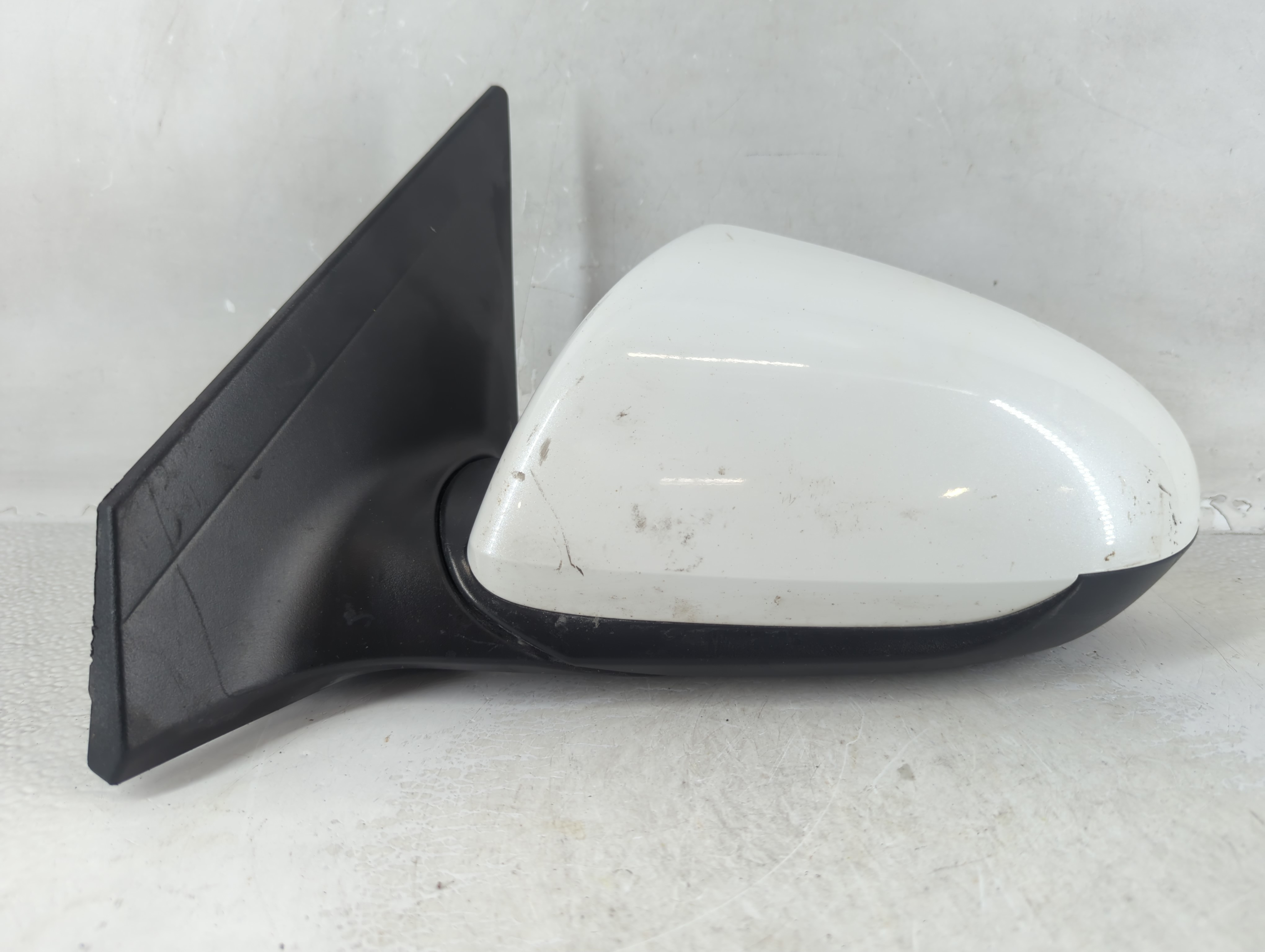 2017-2020 Hyundai Elantra Driver Left Side View Power Door Mirror White 1055016 - Oemusedautoparts1.com