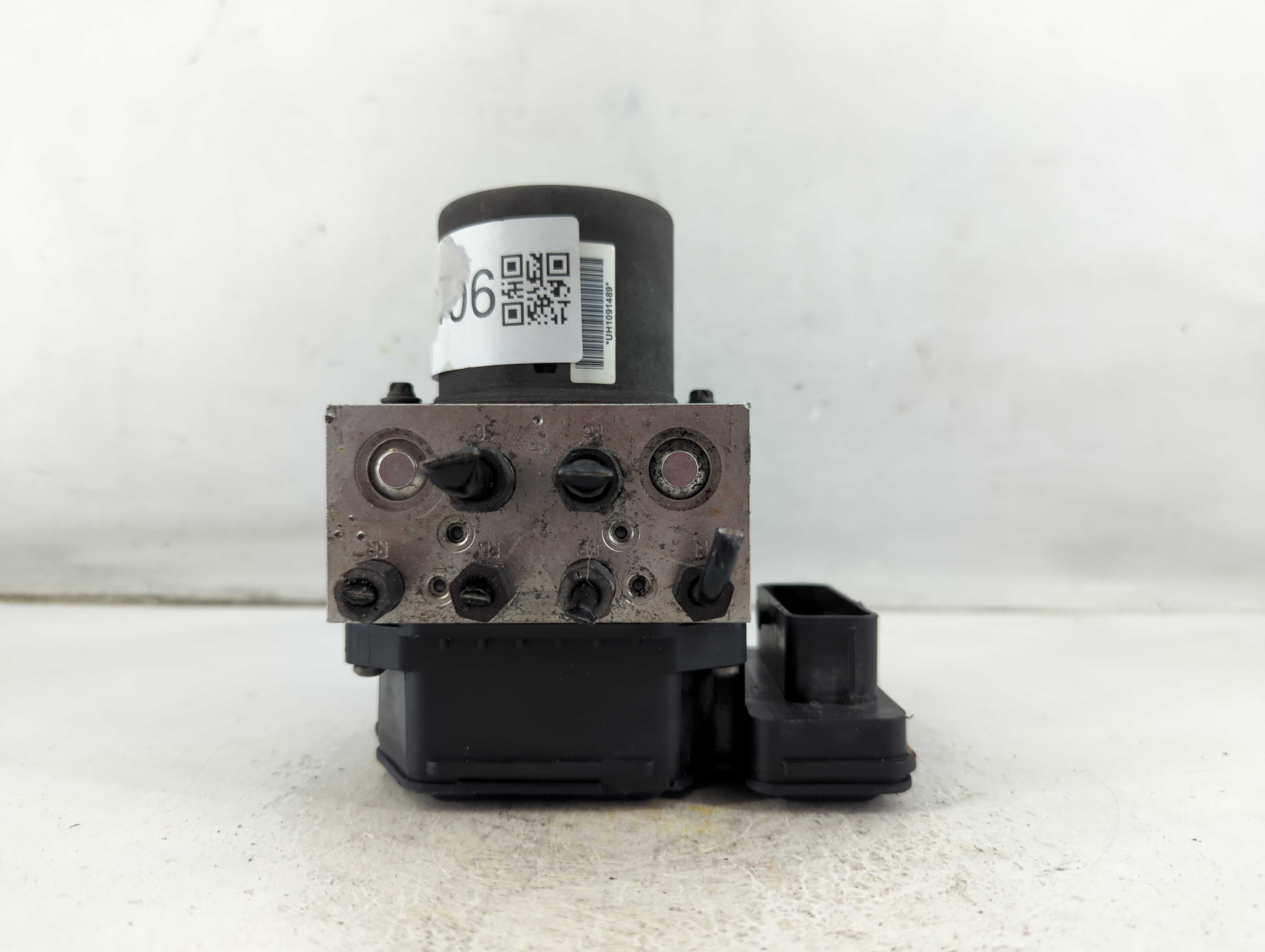 2012-2012 Jeep Grand Cherokee Abs Pump Control Module 1055106 - Oemusedautoparts1.com