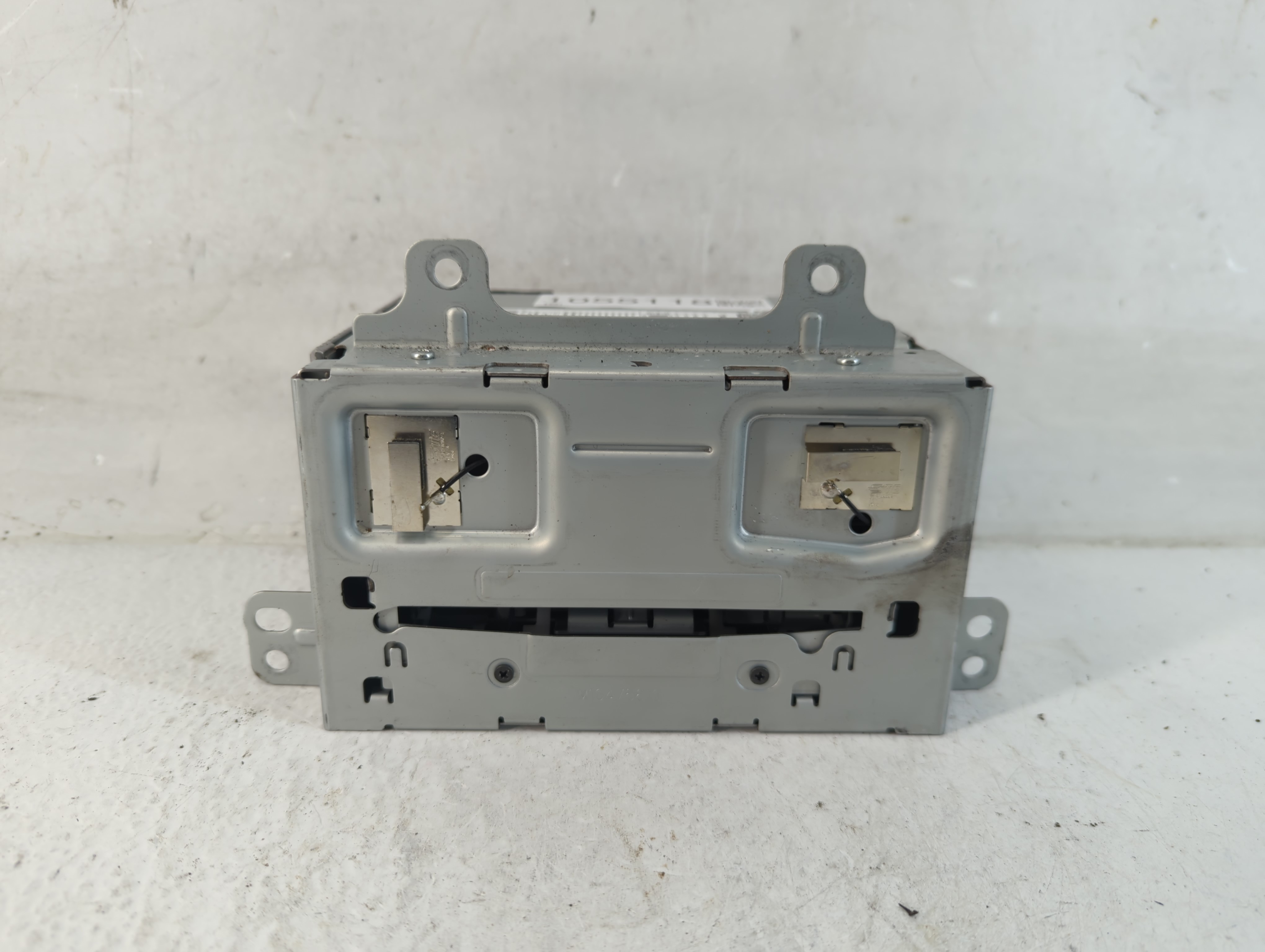2014-2014 Chevrolet Cruze Am Fm Cd Player Radio Receiver 1055118 - Oemusedautoparts1.com