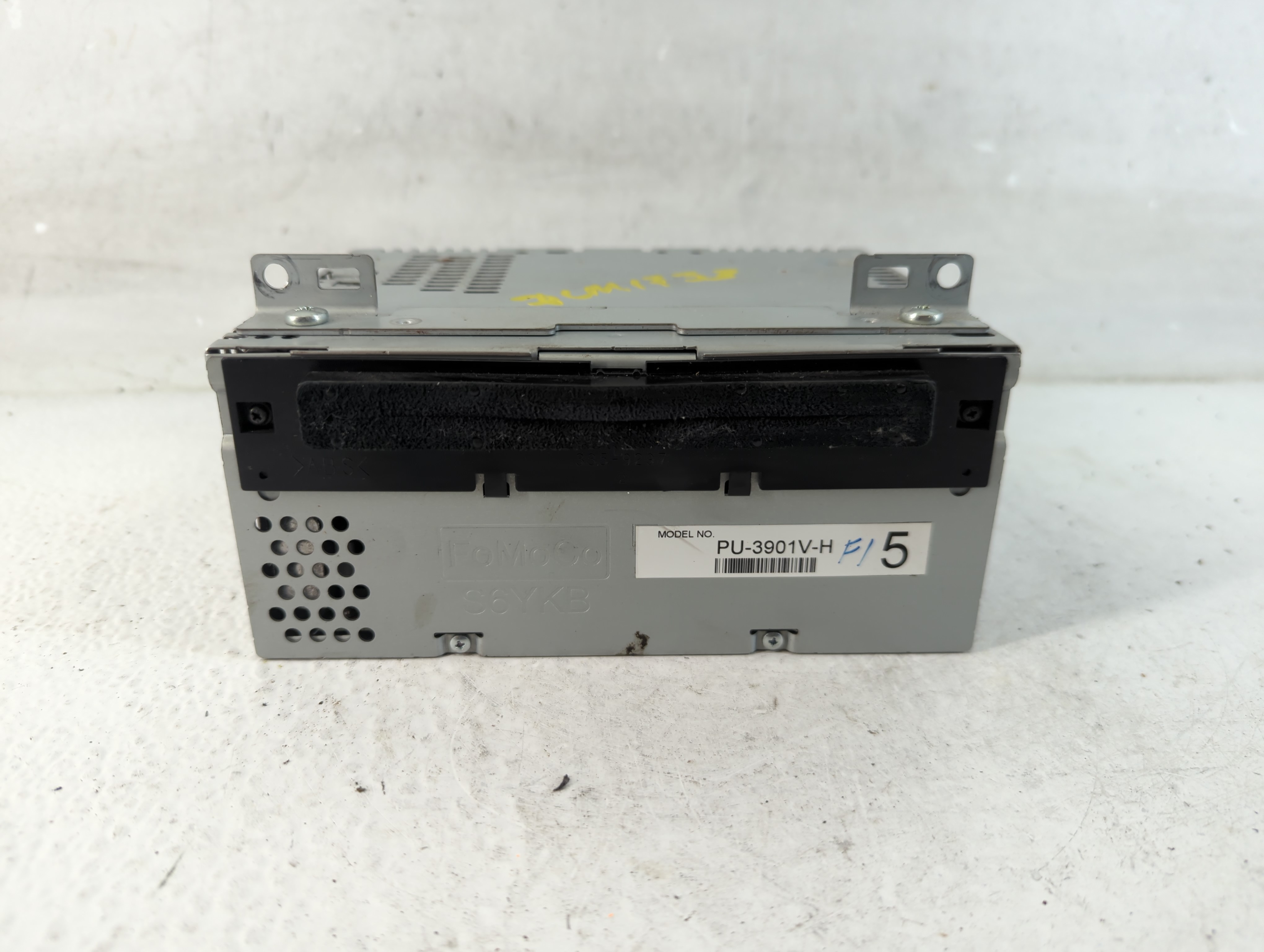 Ford Transit Am Fm Cd Player Radio Receiver 1055120 - Oemusedautoparts1.com