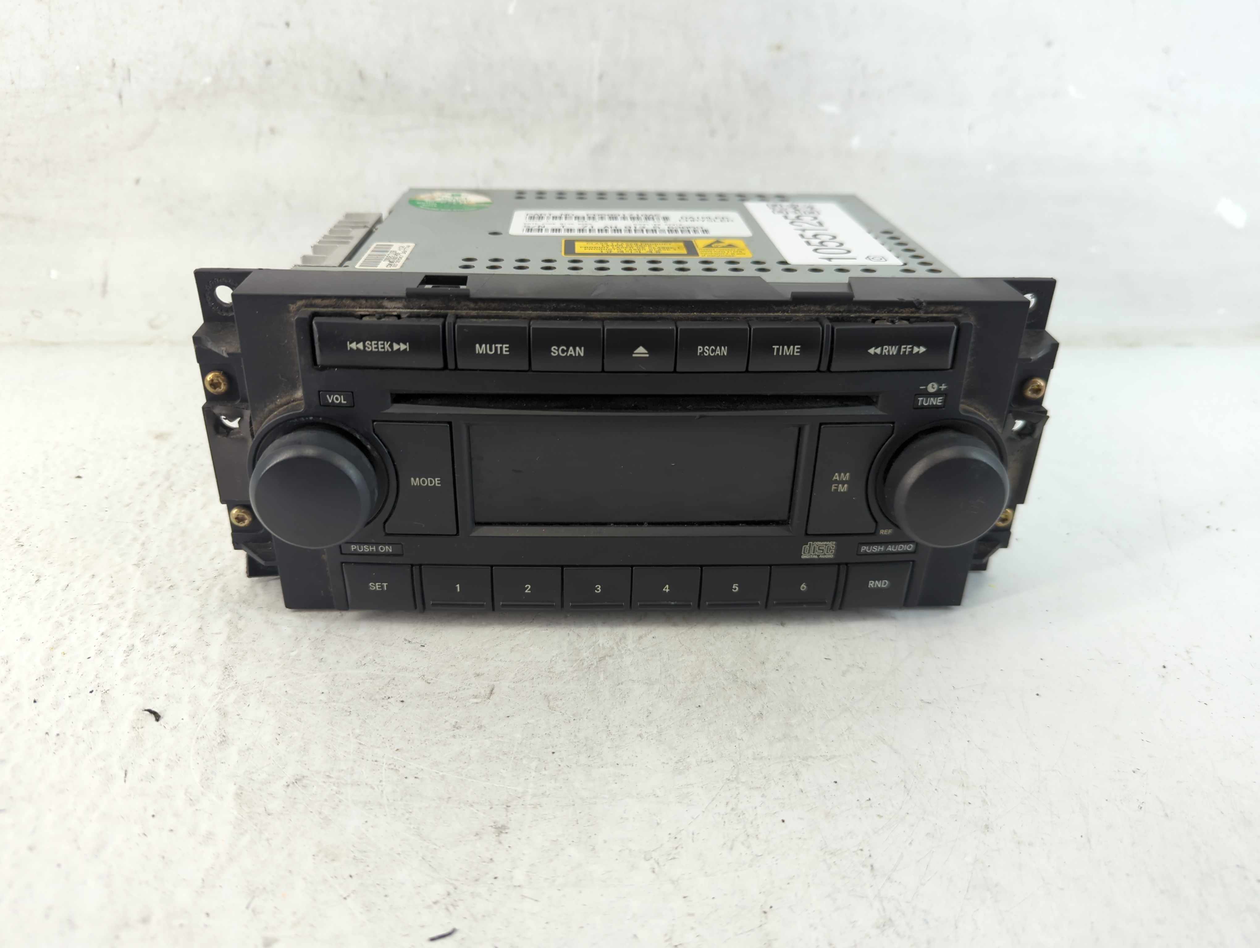 2005-2007 Jeep Grand Cherokee Am Fm Cd Player Radio Receiver 1055125 - Oemusedautoparts1.com