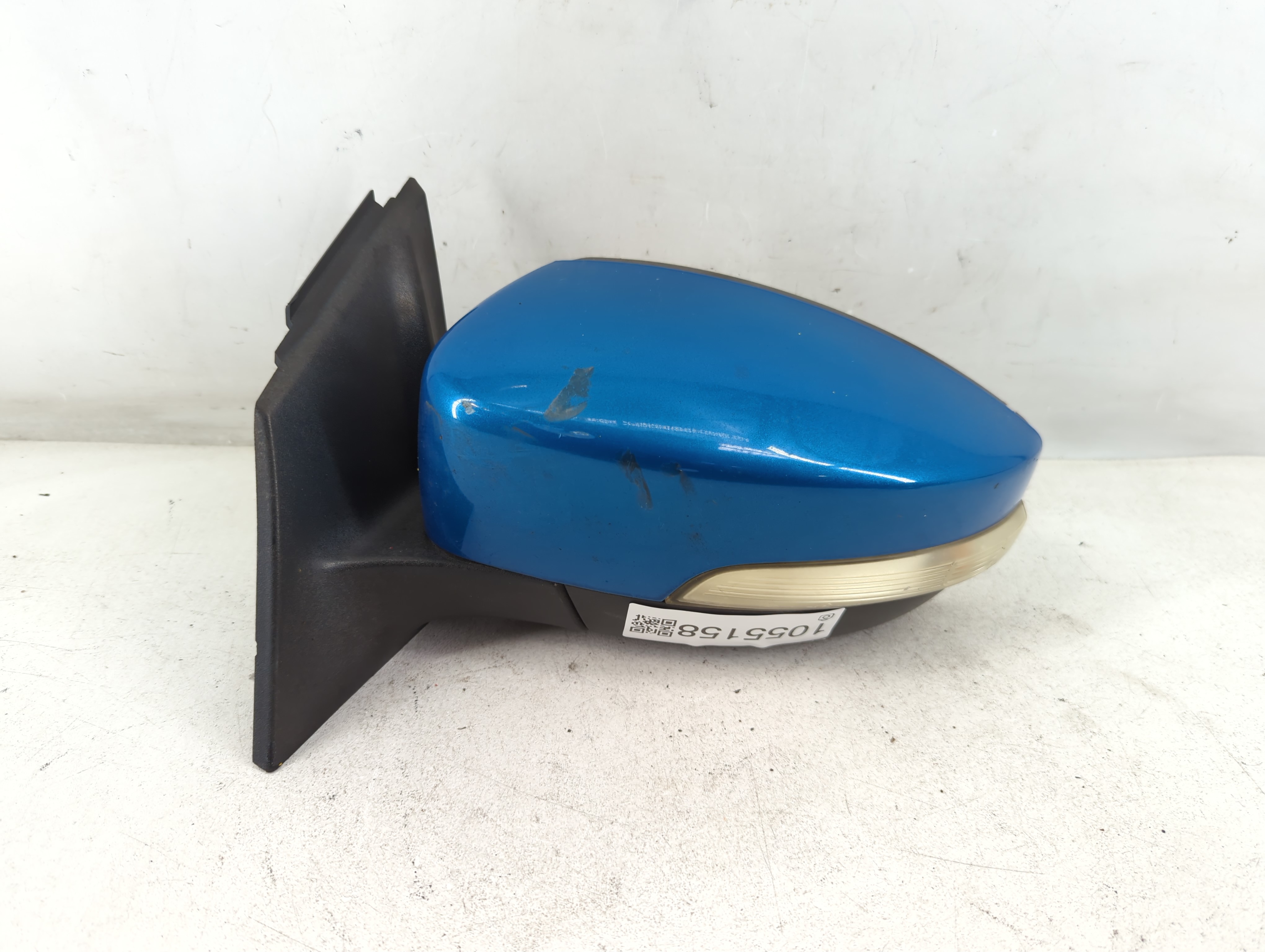 2015-2018 Ford Focus Driver Left Side View Power Door Mirror Blue 1055158 - Oemusedautoparts1.com