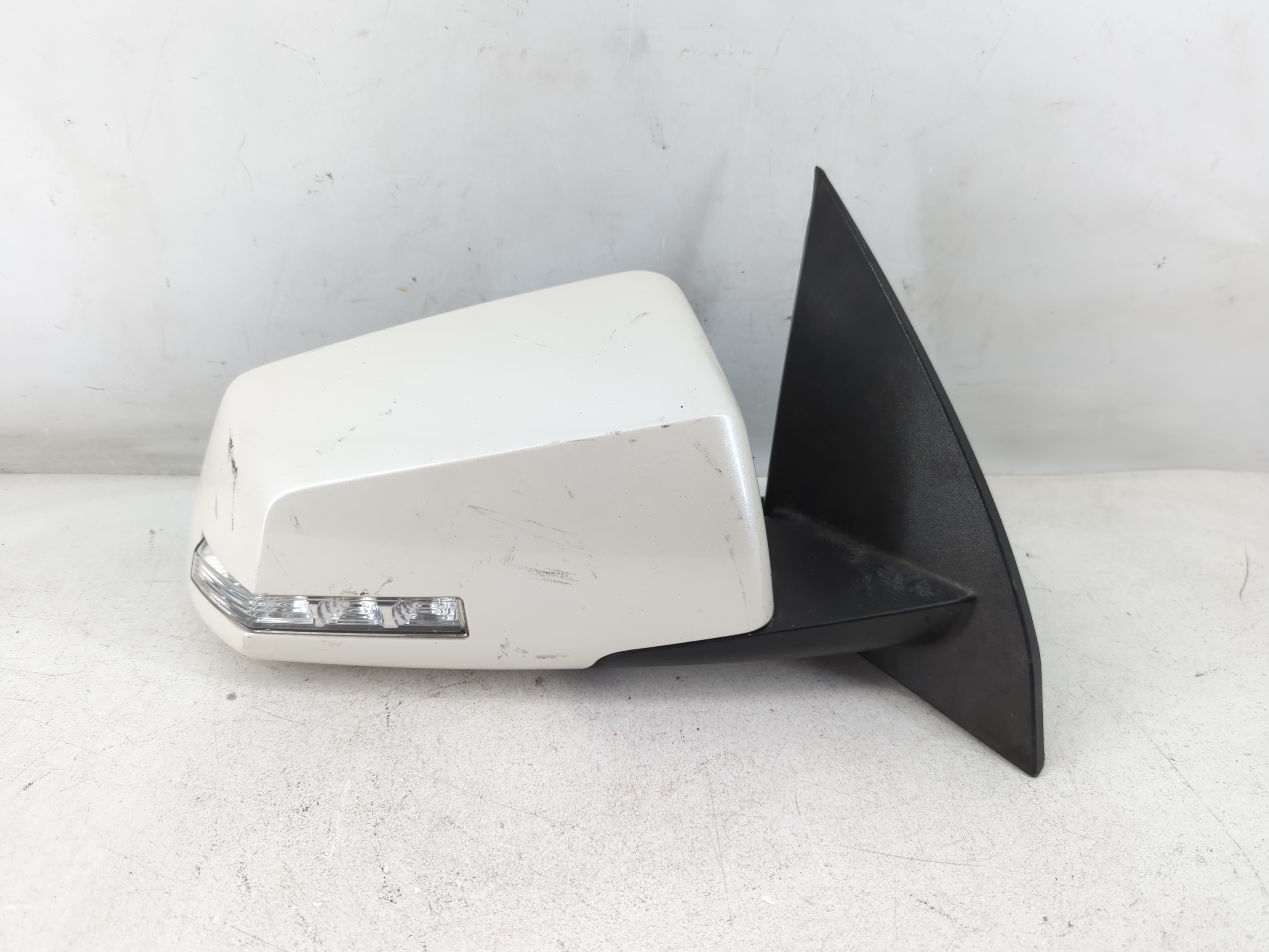 2013-2013 Gmc Acadia Passenger Right Side View Power Door Mirror White 1055206 - Oemusedautoparts1.com