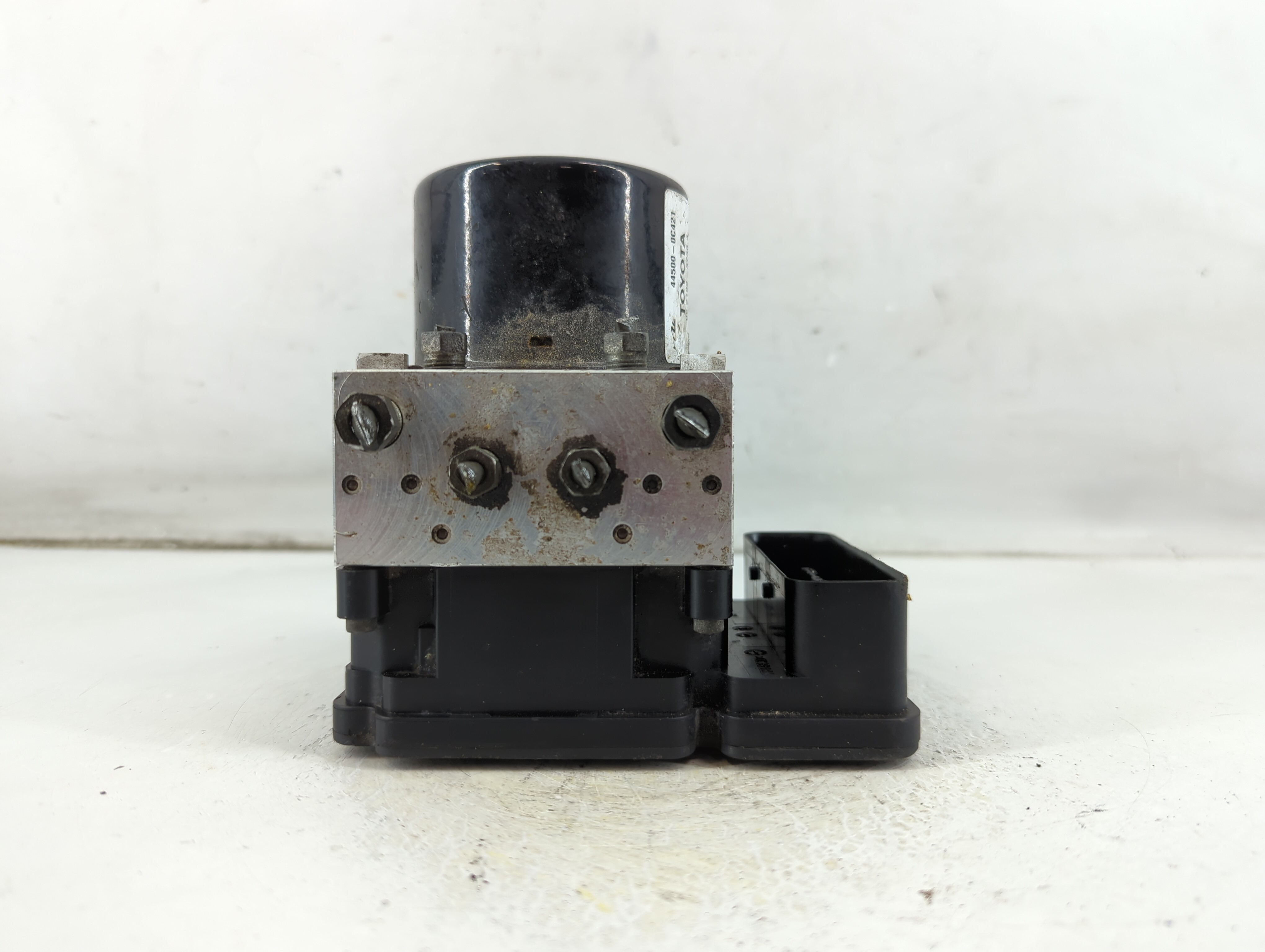 2016-2017 Toyota Tundra Abs Pump Control Module 1055239 - Oemusedautoparts1.com
