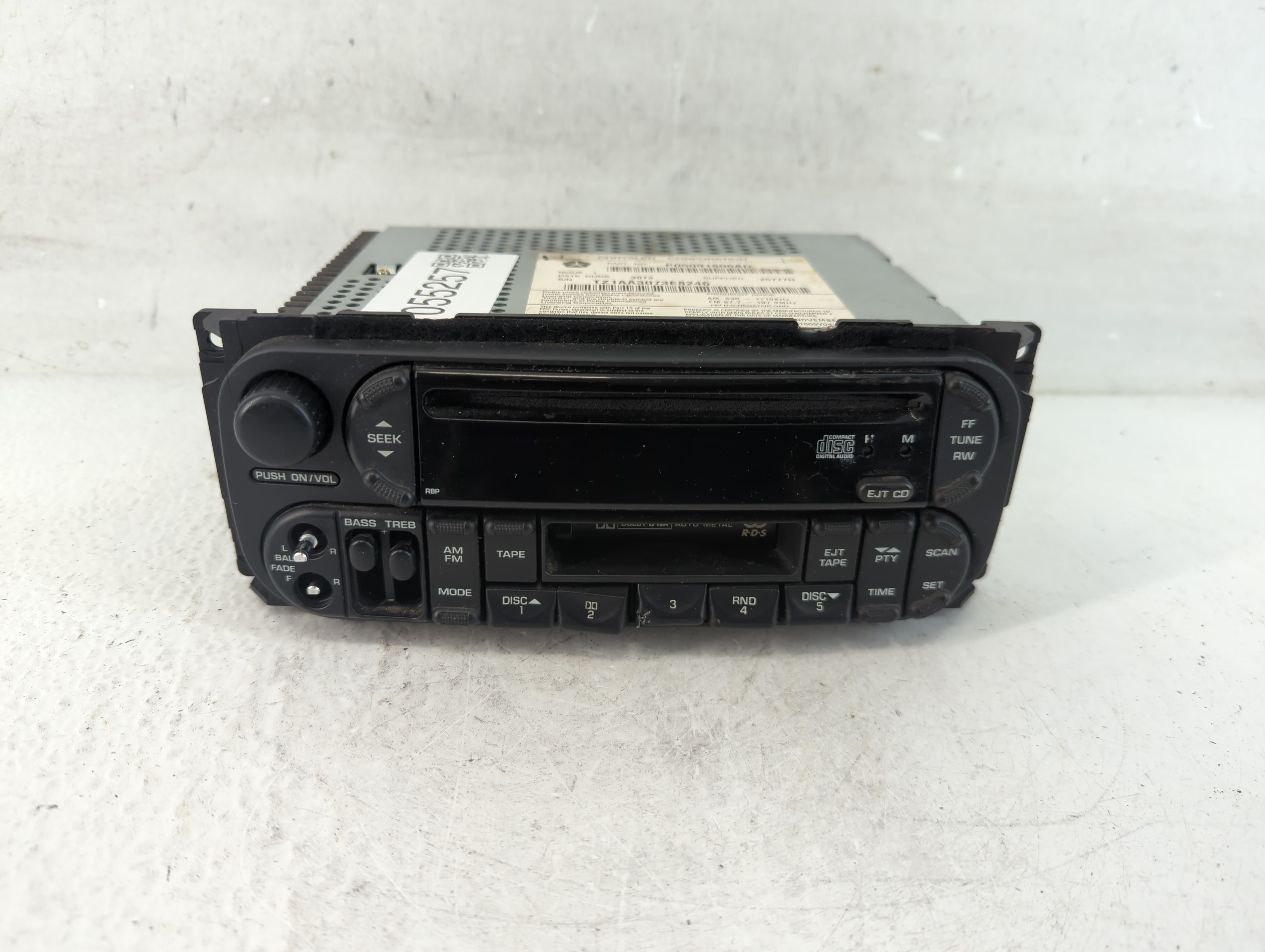 2002-2004 Jeep Grand Cherokee Am Fm Cd Player Radio Receiver 1055257 - Oemusedautoparts1.com