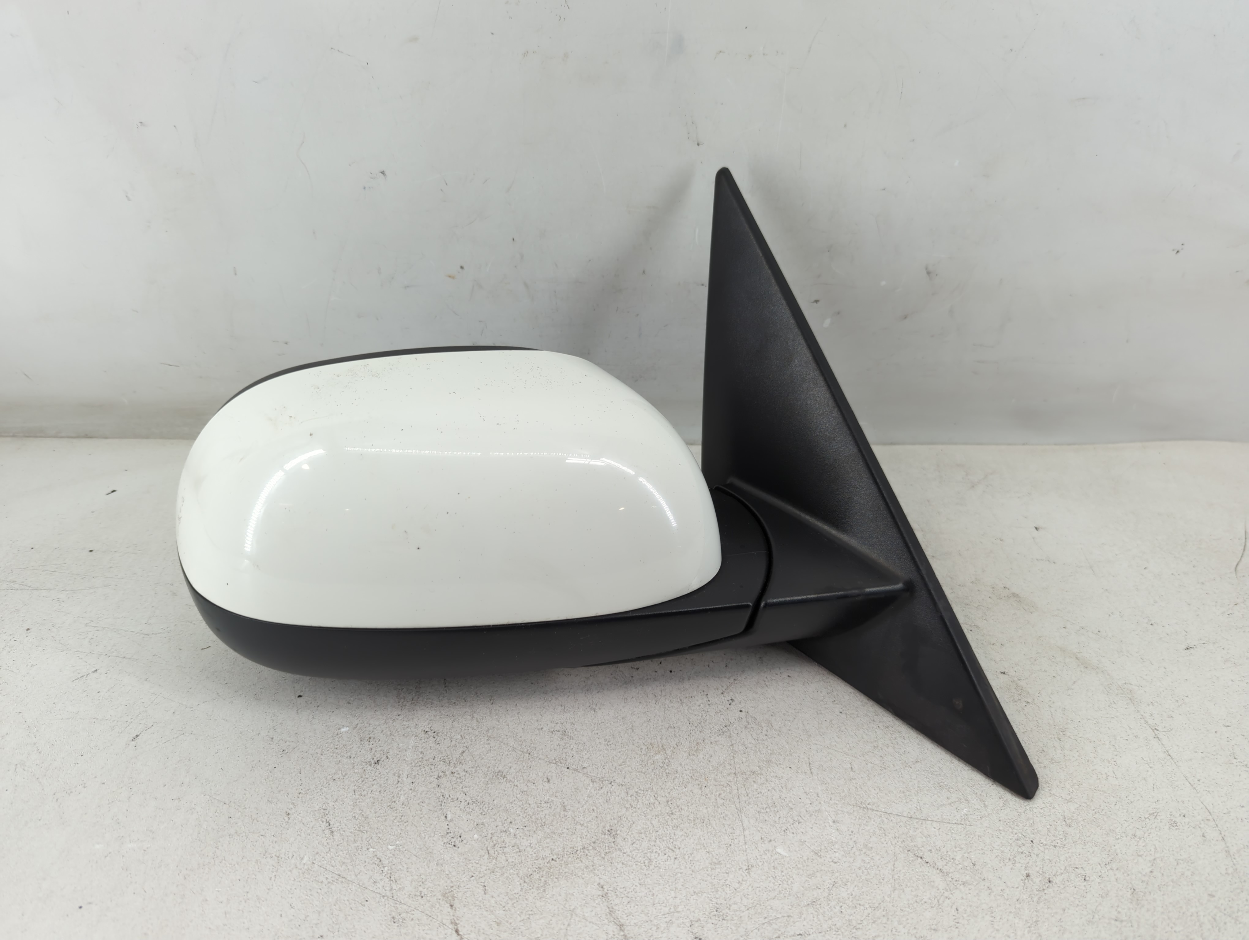 2014-2019 Kia Soul Passenger Right Side View Power Door Mirror White 1055318 - Oemusedautoparts1.com