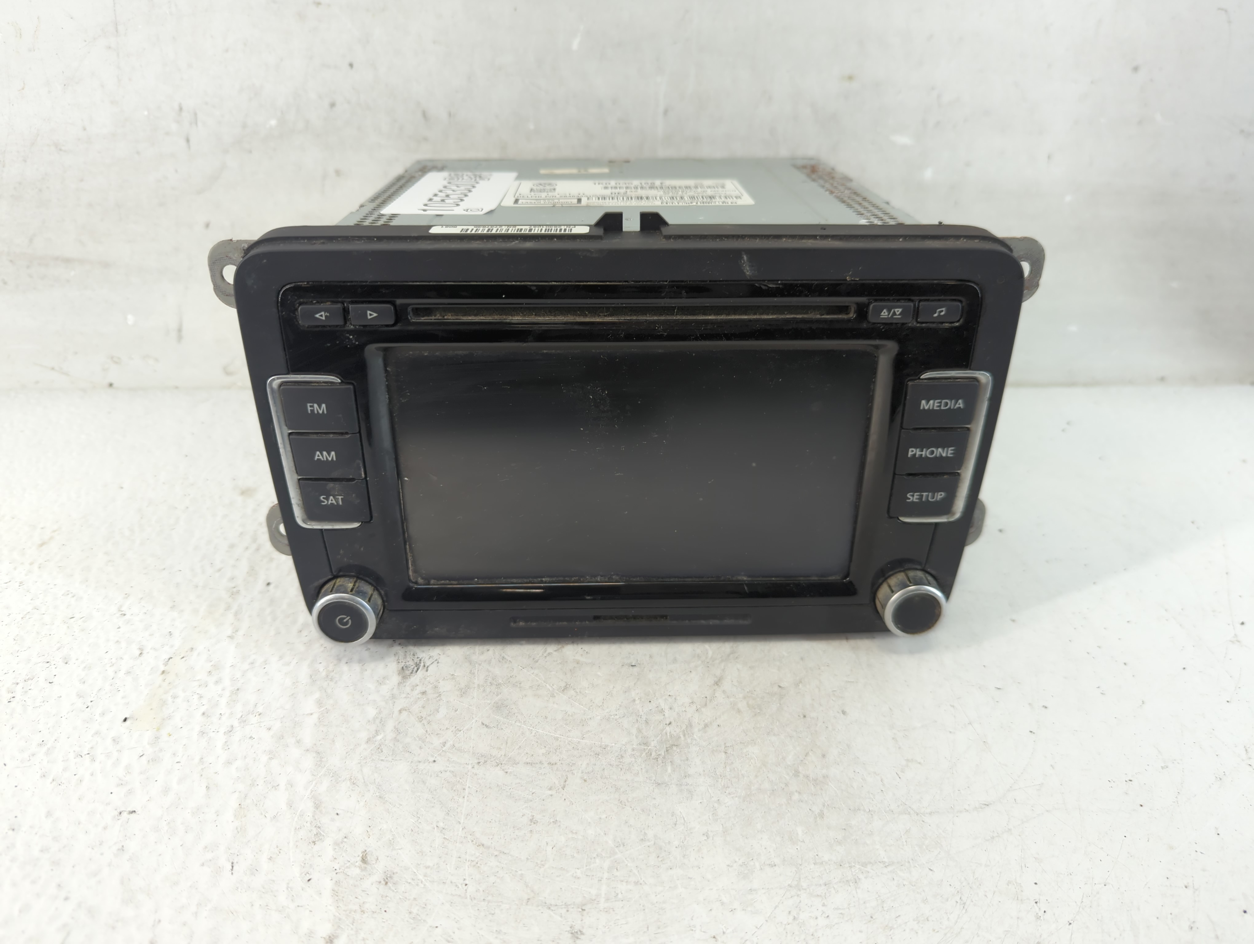 2015-2017 Volkswagen Tiguan Am Fm Cd Player Radio Receiver 1055330 - Oemusedautoparts1.com