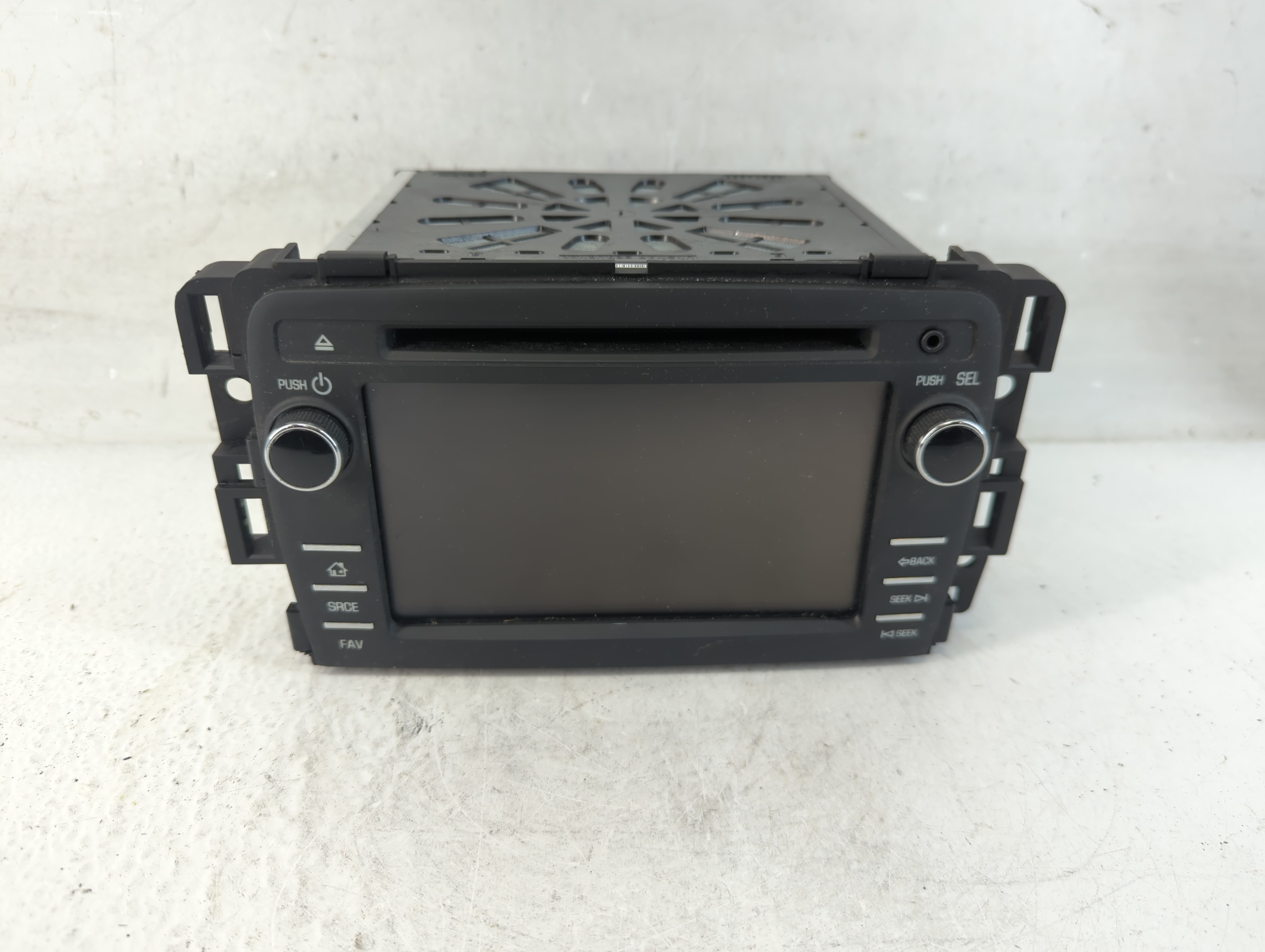 2013-2013 Chevrolet Traverse Am Fm Cd Player Radio Receiver 1055337 - Oemusedautoparts1.com
