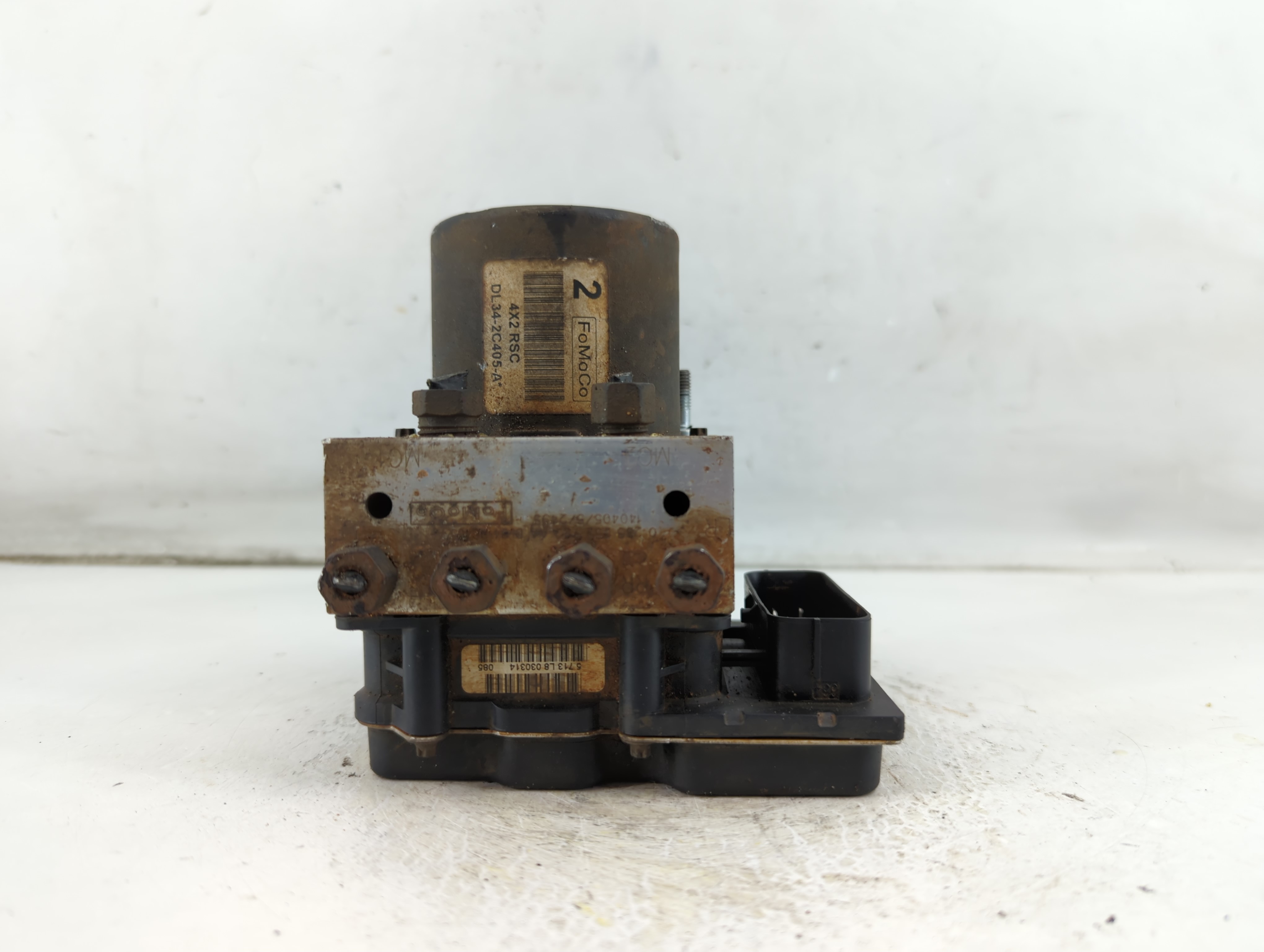 2013-2014 Ford F-150 Abs Pump Control Module 1055342 - Oemusedautoparts1.com