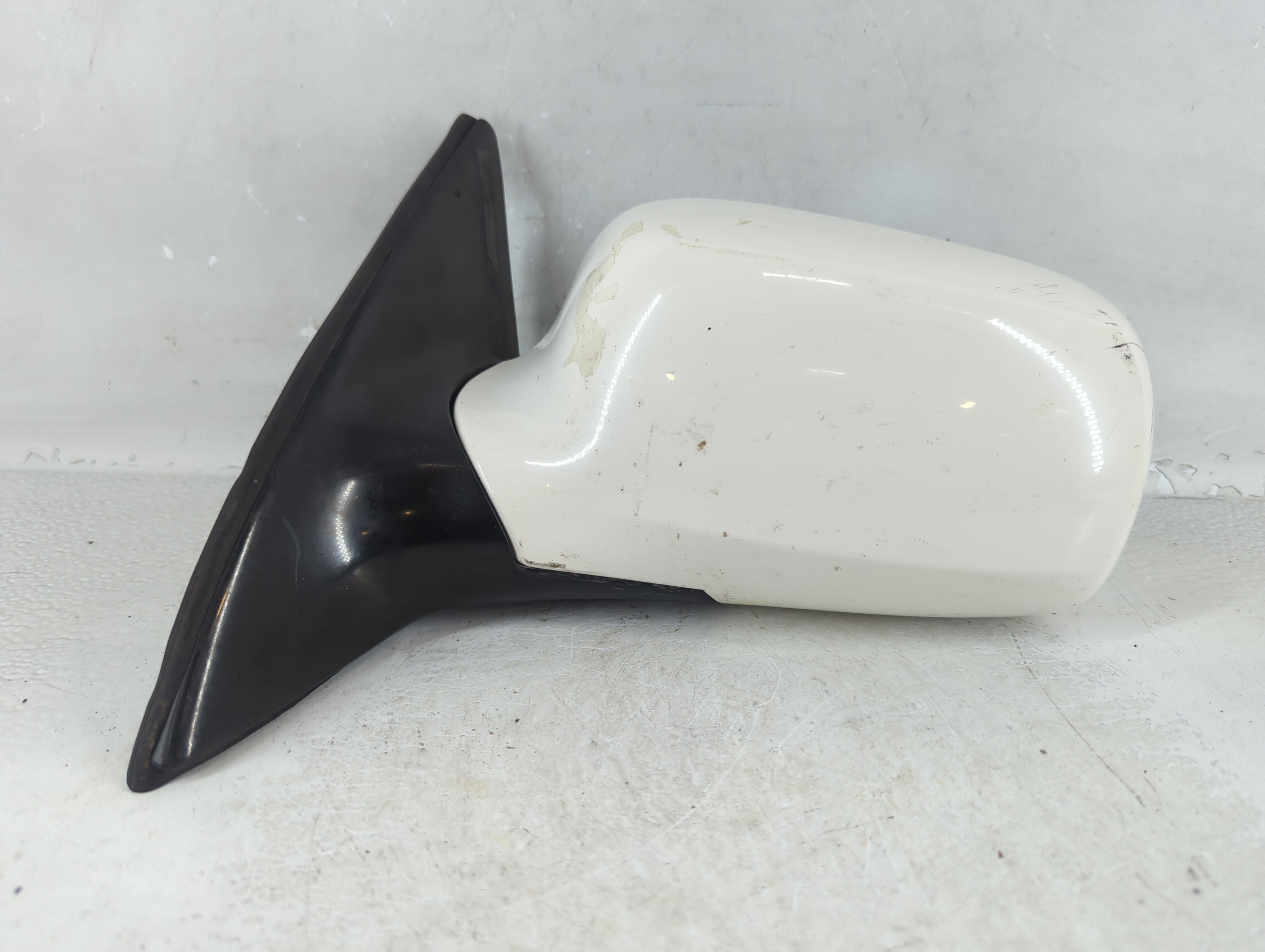 2006-2008 Buick Lucerne Driver Left Side View Power Door Mirror White 1055363 - Oemusedautoparts1.com