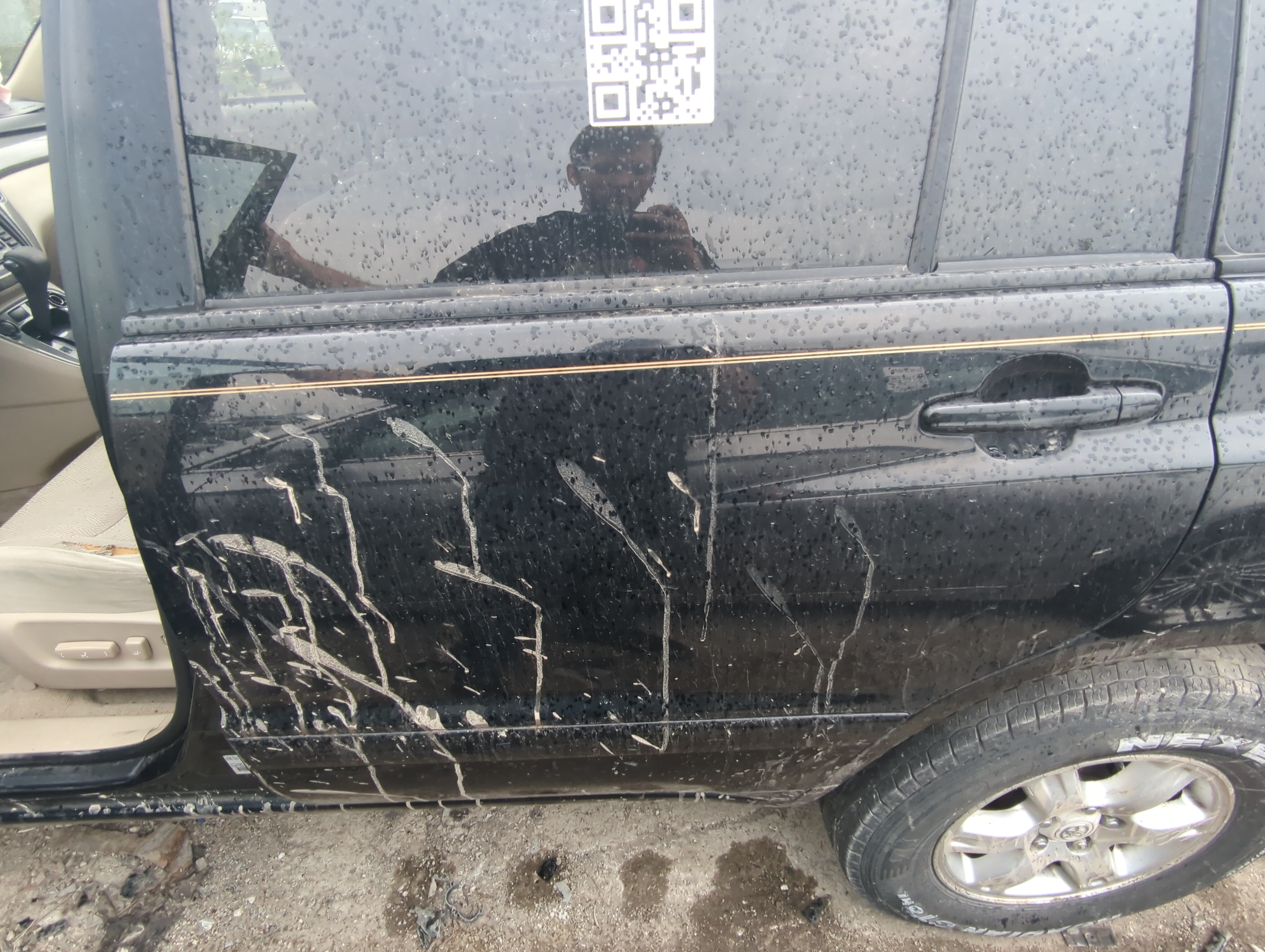 Picture of 2001-2007 Toyota Highlander Driver Rear Door Oem 1056201