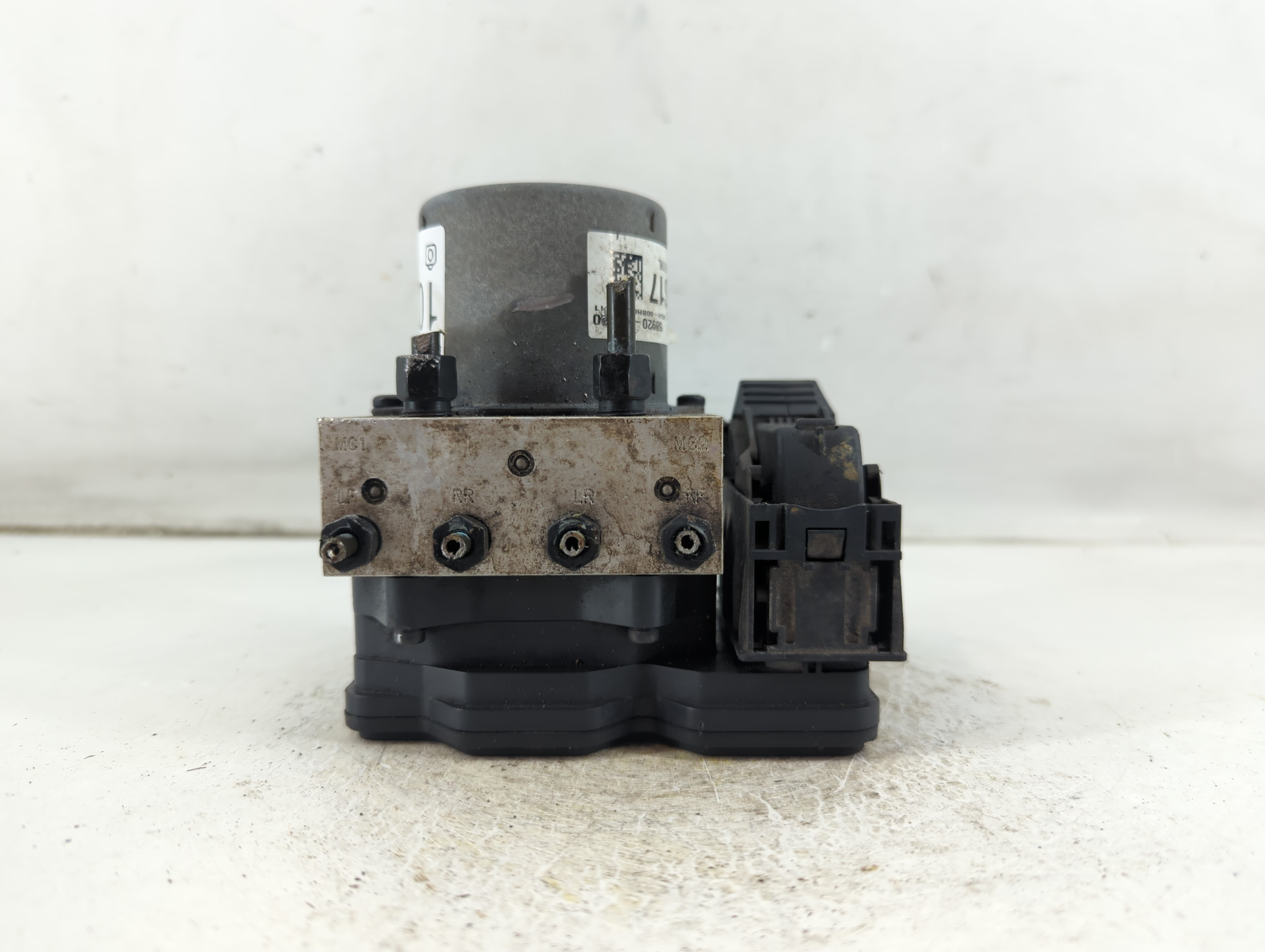 2014-2016 Hyundai Elantra Abs Pump Control Module 1056573 - Oemusedautoparts1.com