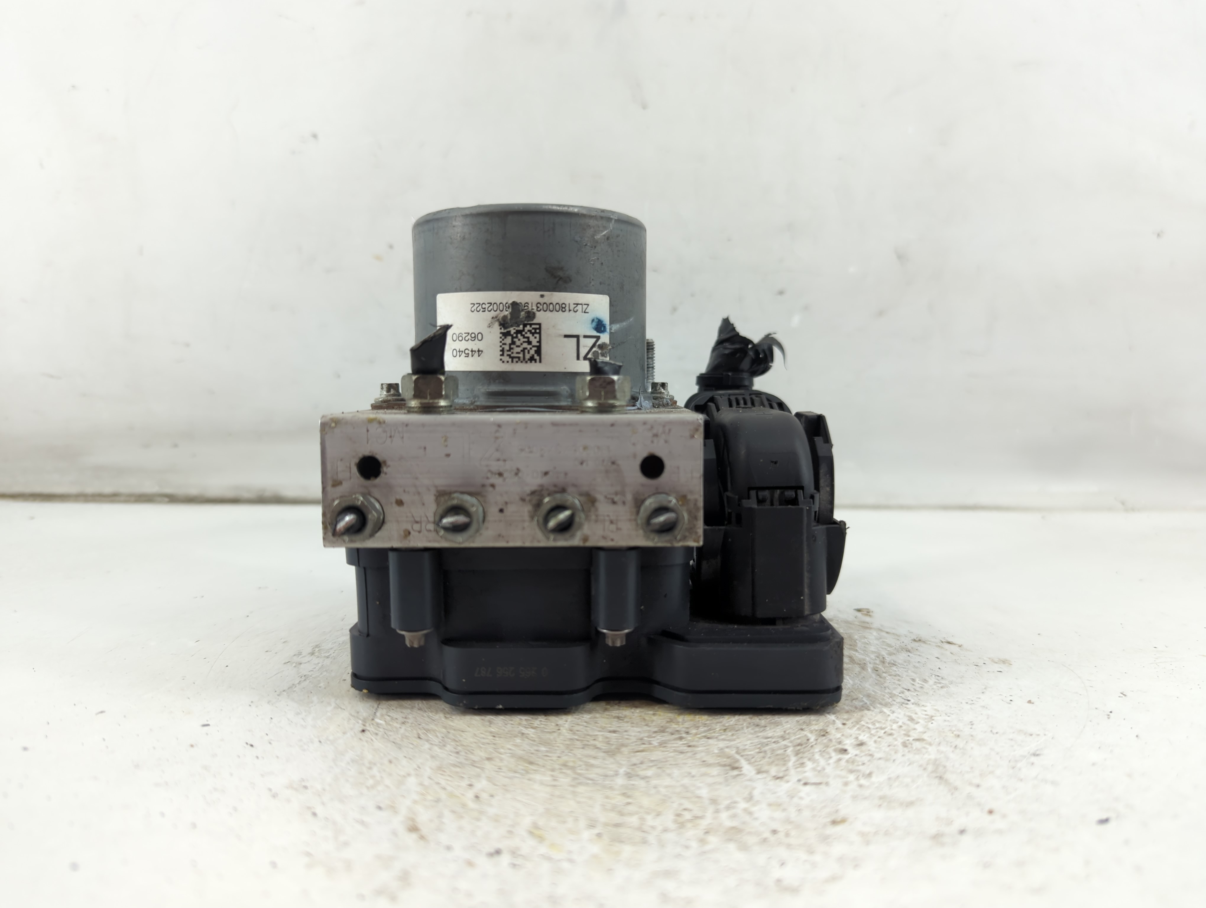 2018-2019 Toyota Camry Abs Pump Control Module 1056699 - Oemusedautoparts1.com
