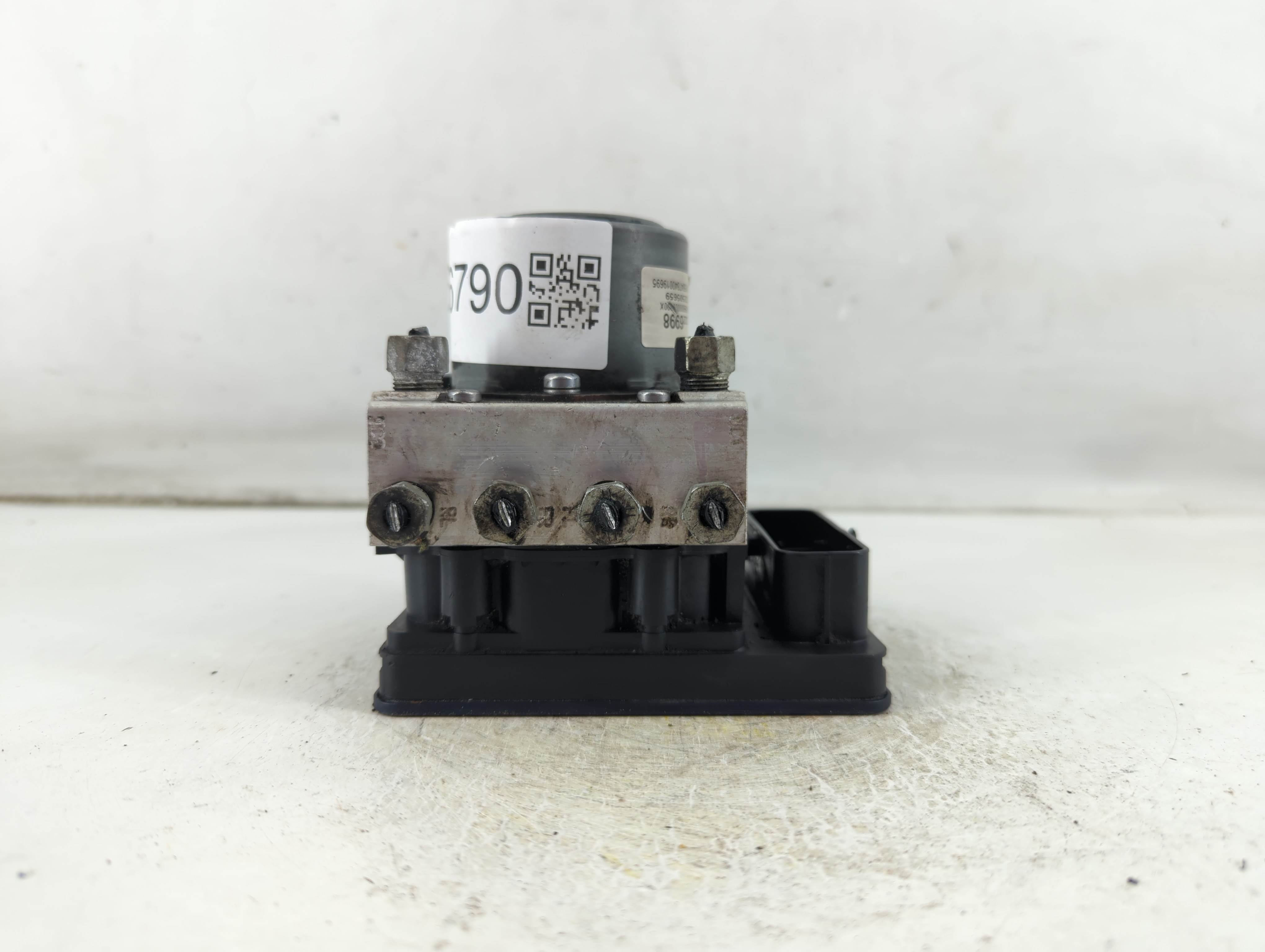 2014-2015 Buick Regal Abs Pump Control Module 1056790 - Oemusedautoparts1.com