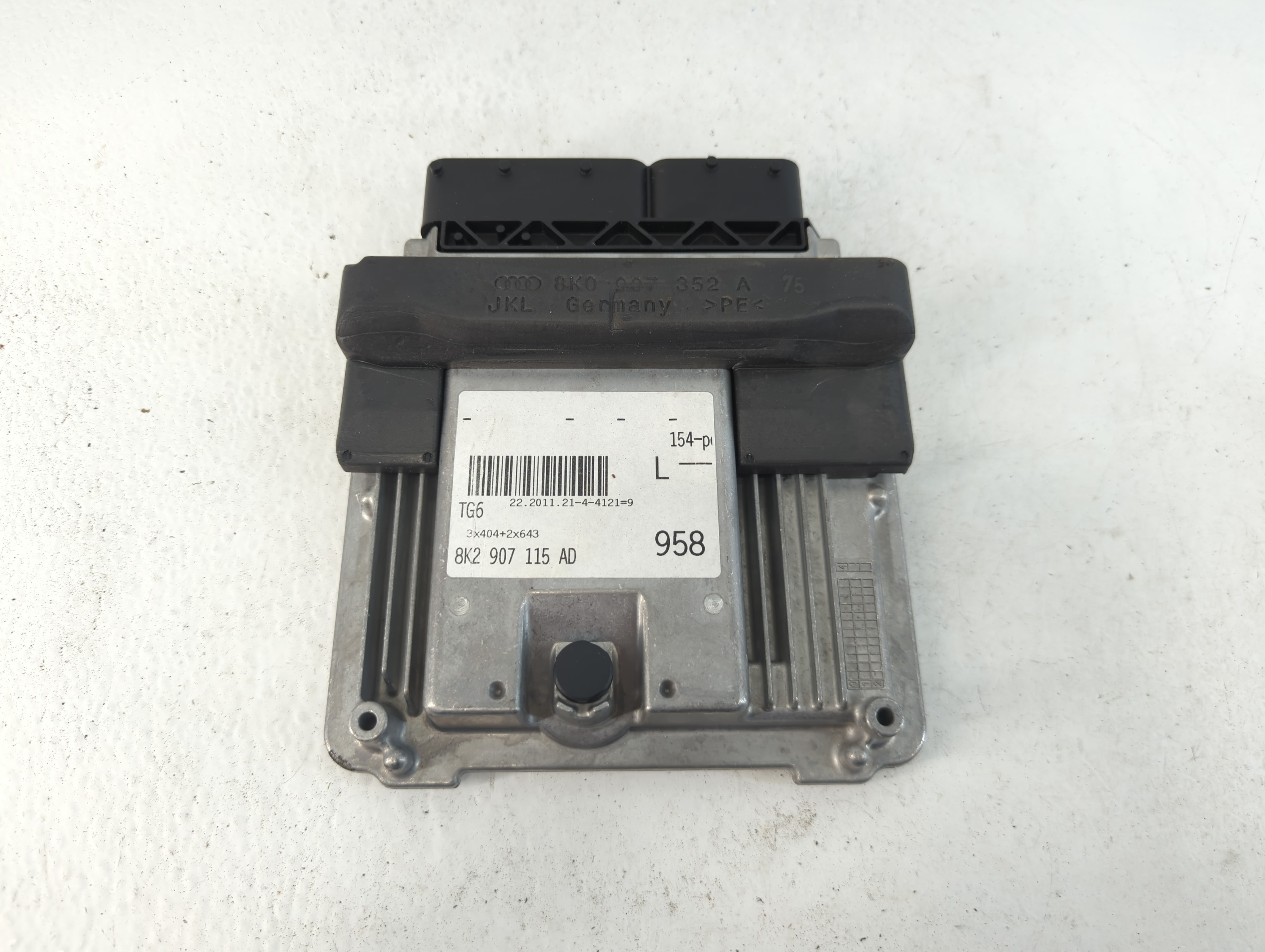 2011-2011 Audi A4 Engine Control Computer Ecu Pcm Ecm Pcu Oem 1056813 - Oemusedautoparts1.com