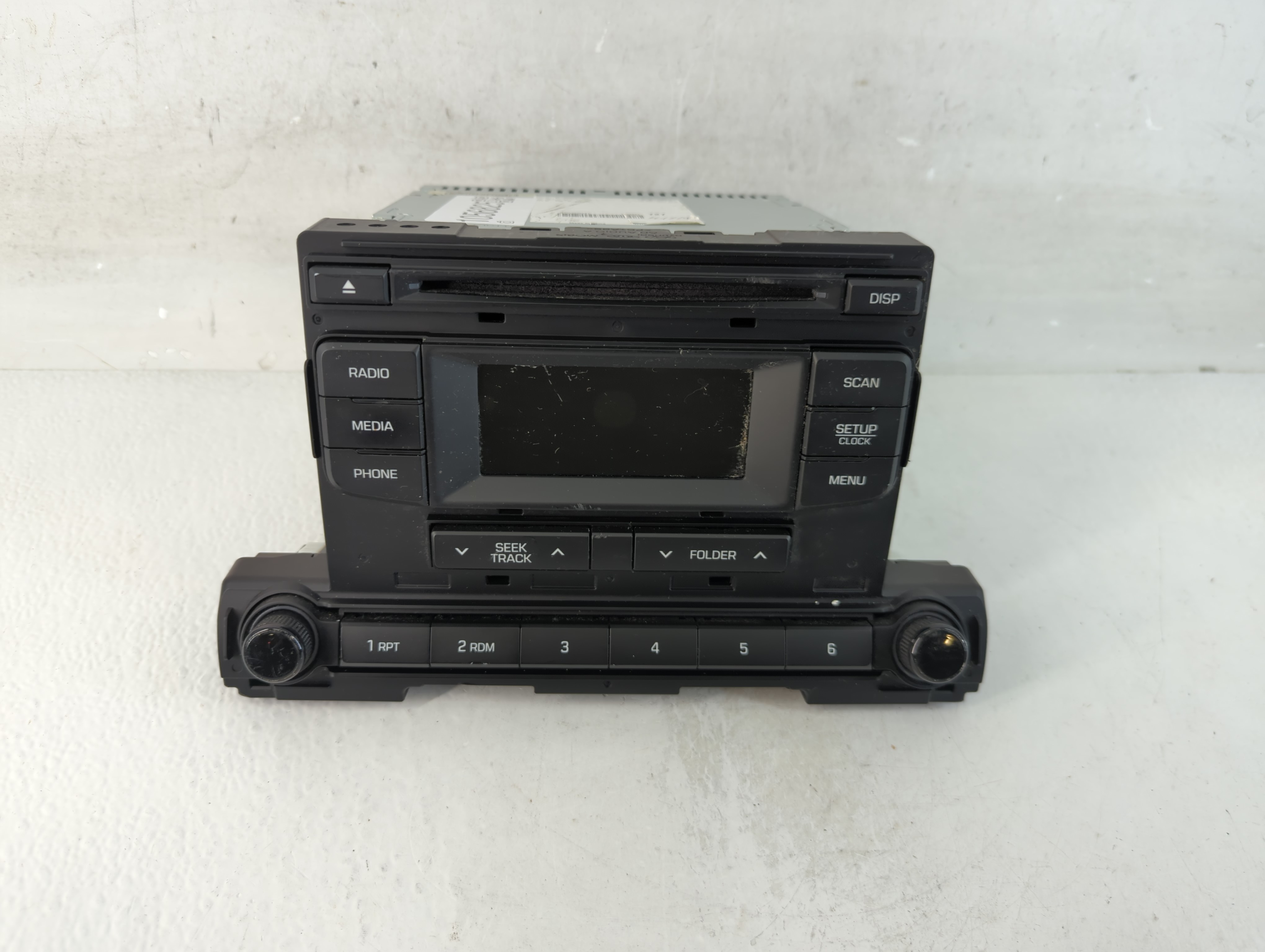 2017-2018 Hyundai Elantra Am Fm Cd Player Radio Receiver 1056825 - Oemusedautoparts1.com