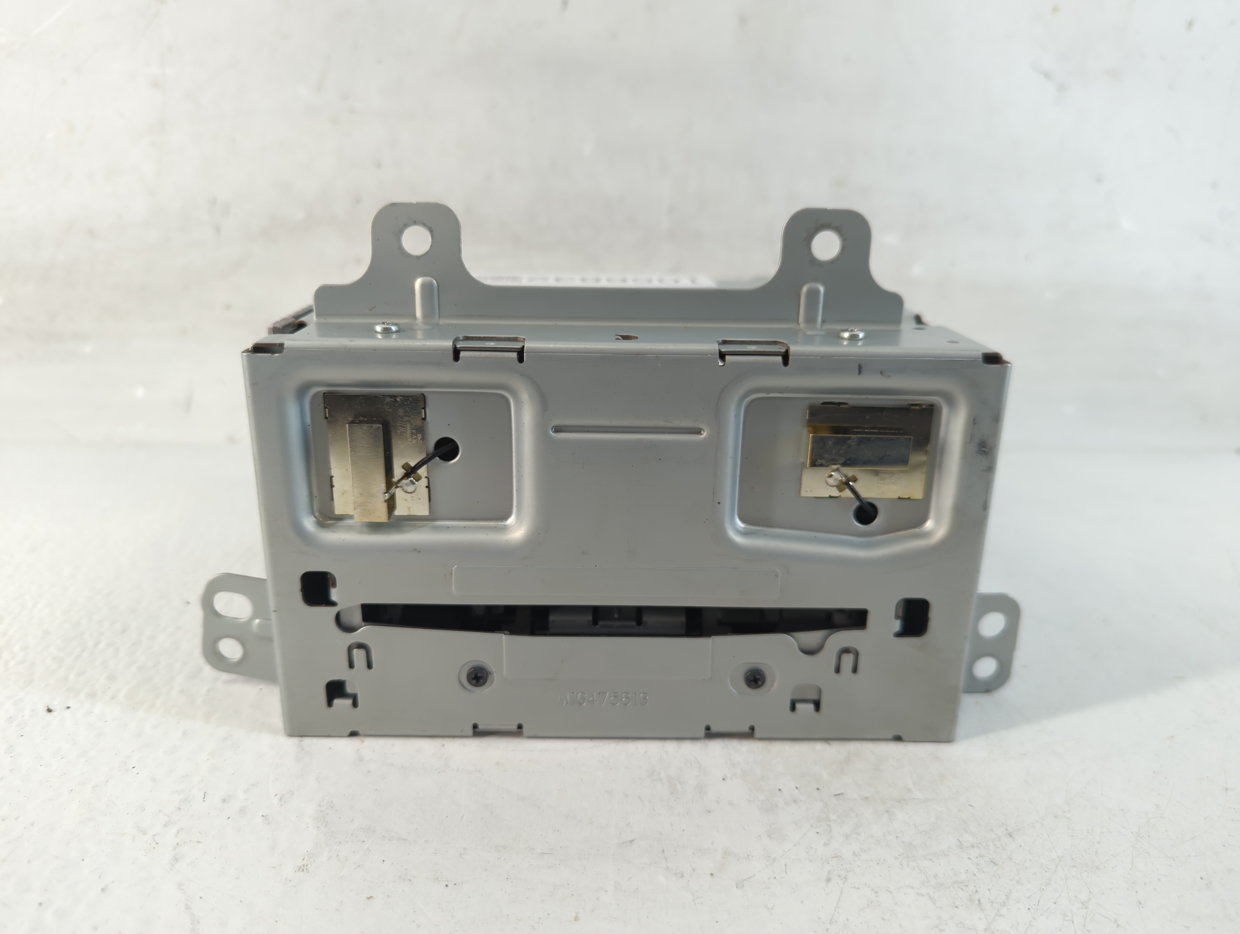 2013-2013 Chevrolet Cruze Am Fm Cd Player Radio Receiver 1056832 - Oemusedautoparts1.com