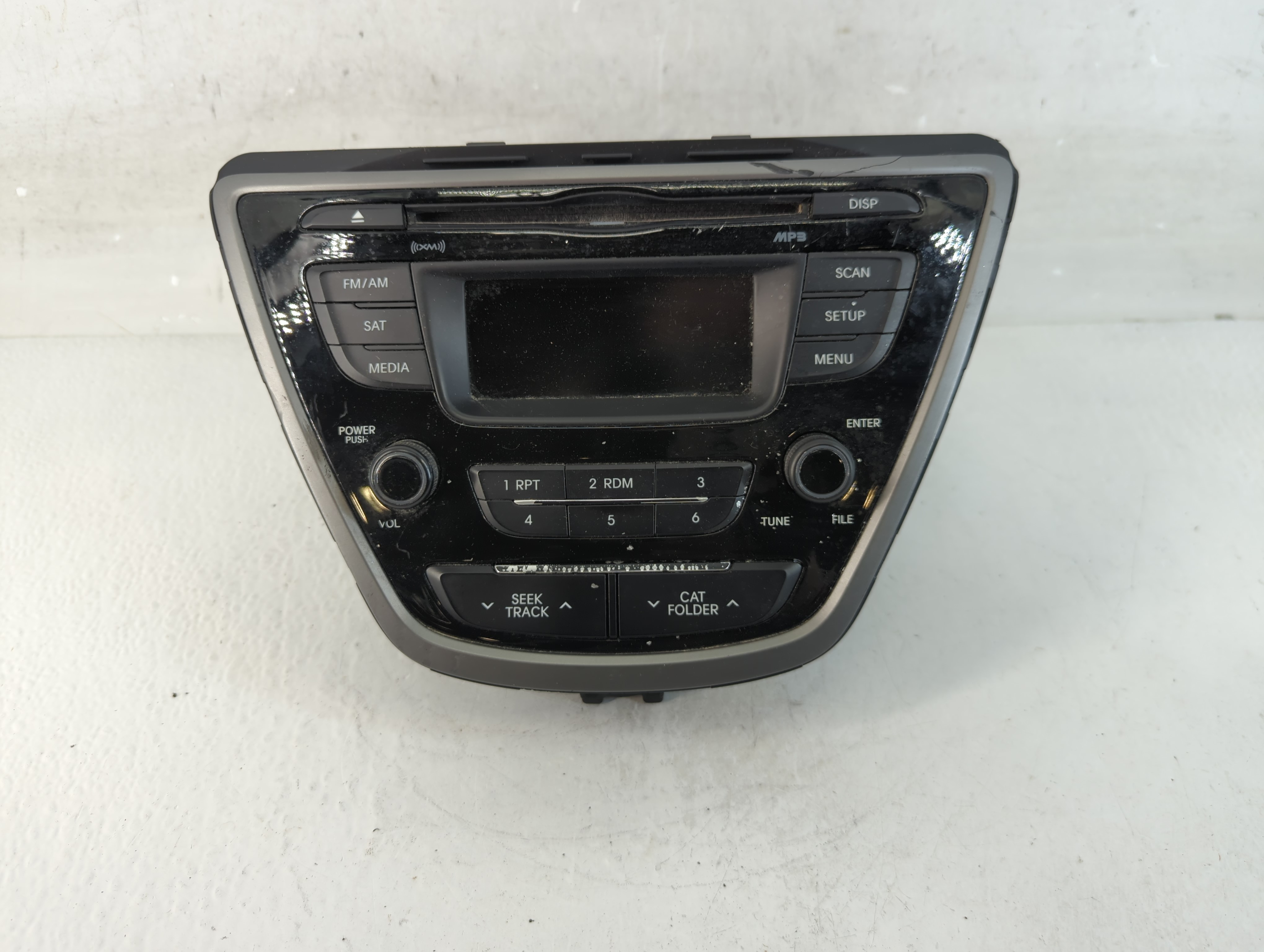 2014-2016 Hyundai Elantra Am Fm Cd Player Radio Receiver 1056876 - Oemusedautoparts1.com