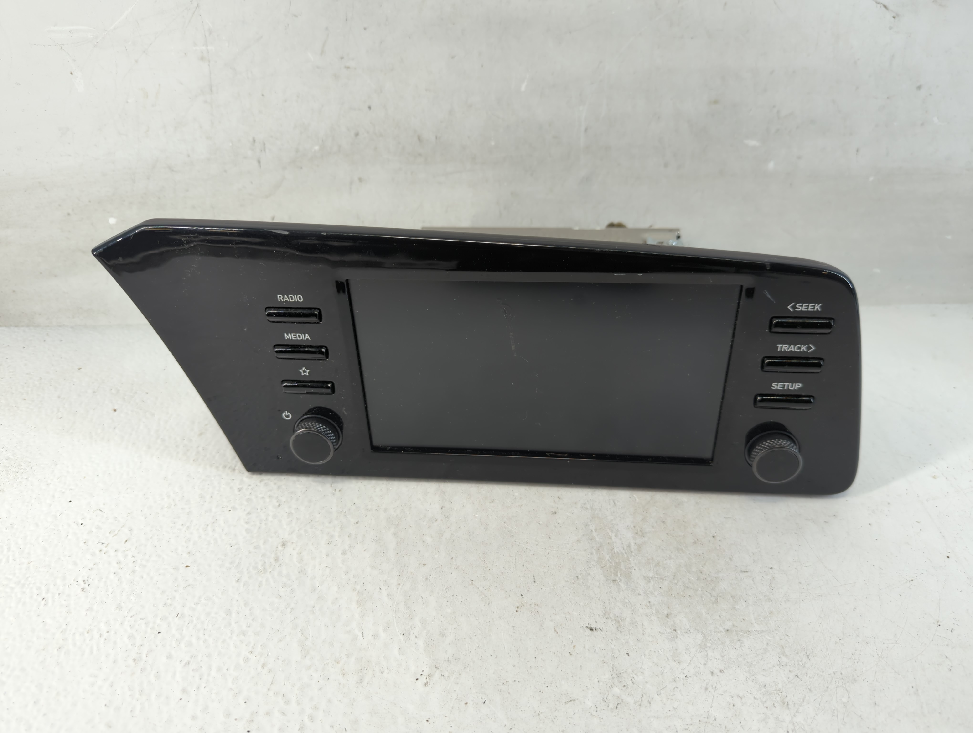2021-2022 Hyundai Elantra Am Fm Cd Player Radio Receiver 1056907 - Oemusedautoparts1.com