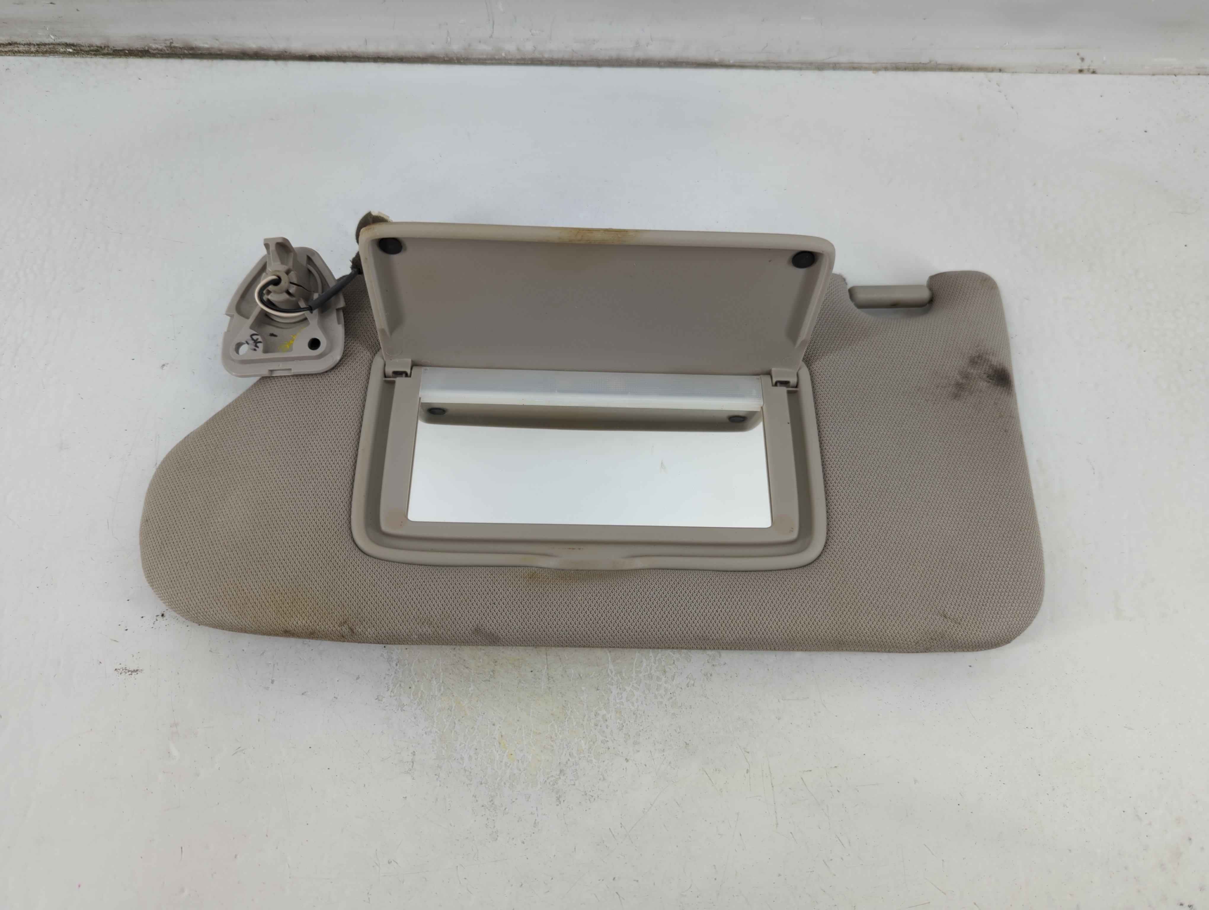 2013-2018 Nissan Altima Driver Sun Visor Mirror Left Sunvisor Grey 1056926 - Oemusedautoparts1.com