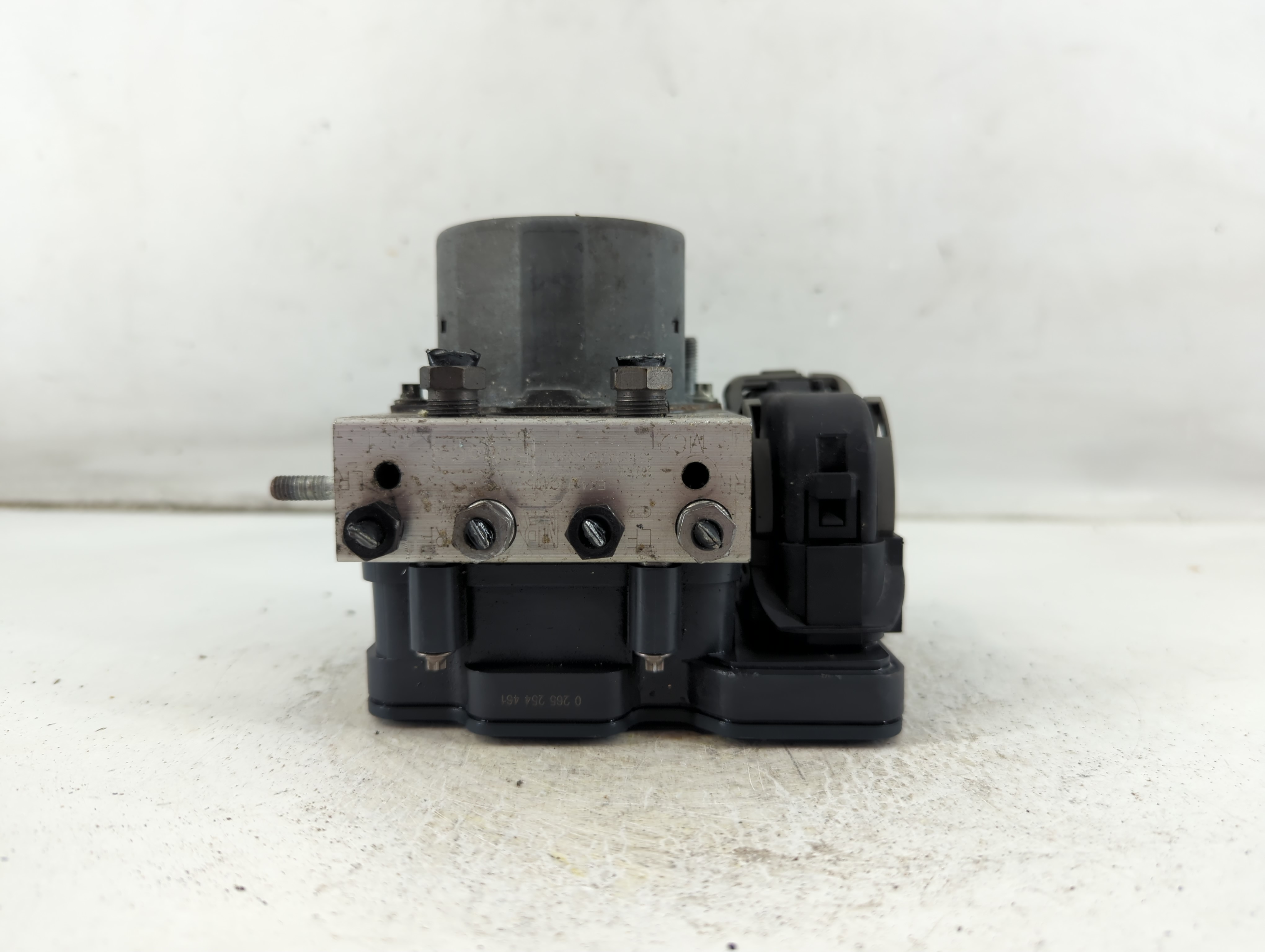 2015-2019 Ford Transit-250 Abs Pump Control Module 1056931 - Oemusedautoparts1.com