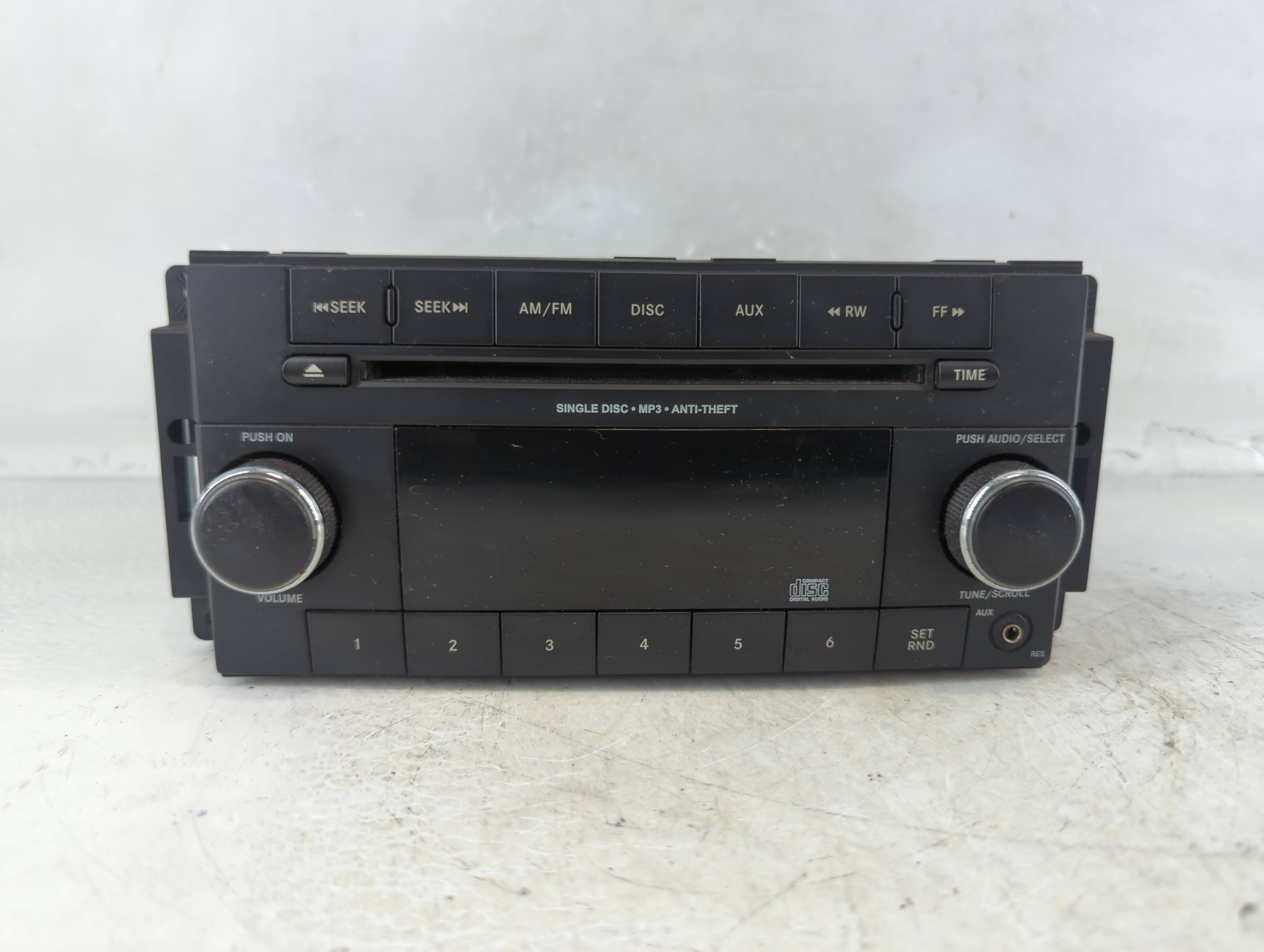 2012-2014 Jeep Wrangler Am Fm Cd Player Radio Receiver 1056955 - Oemusedautoparts1.com