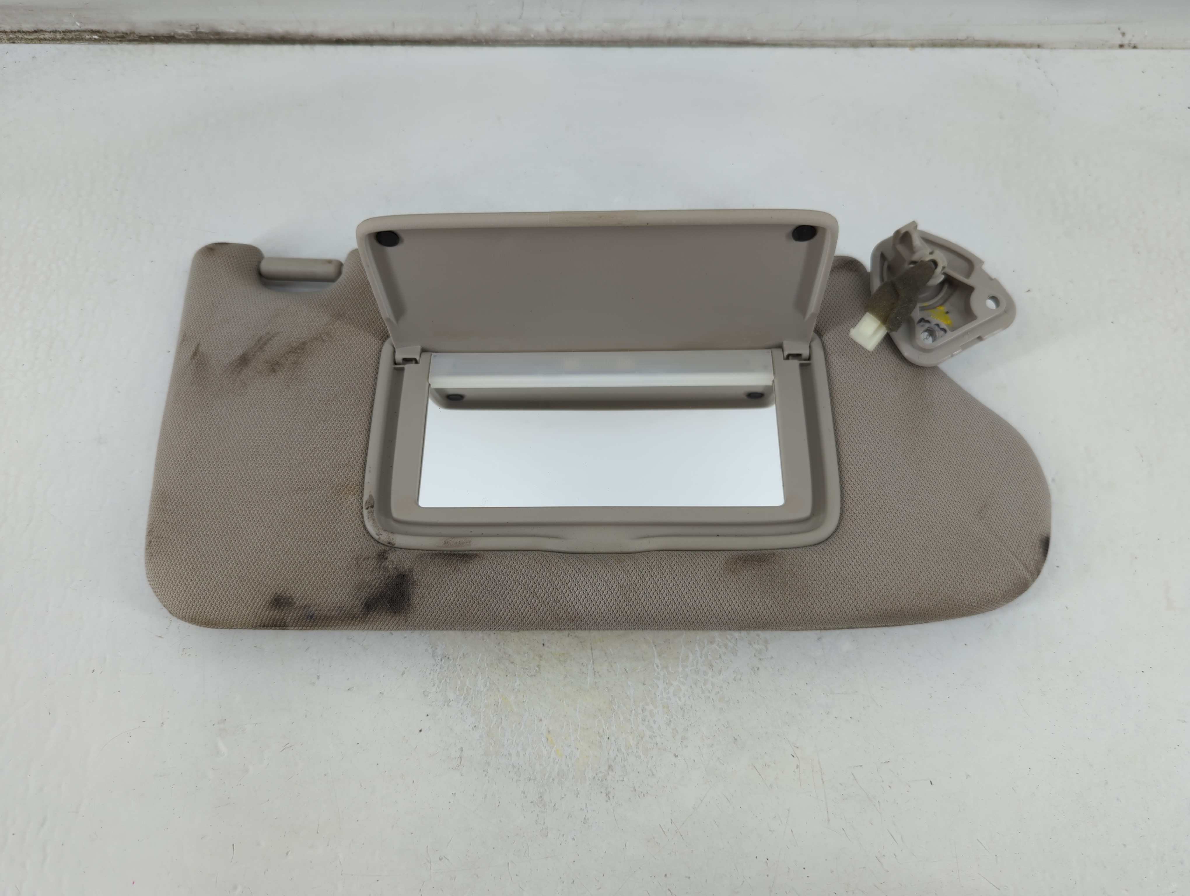 Picture of 2013-2018 Nissan Altima Passenger Sun Visor Mirror Right Sunvisor Grey 1056968