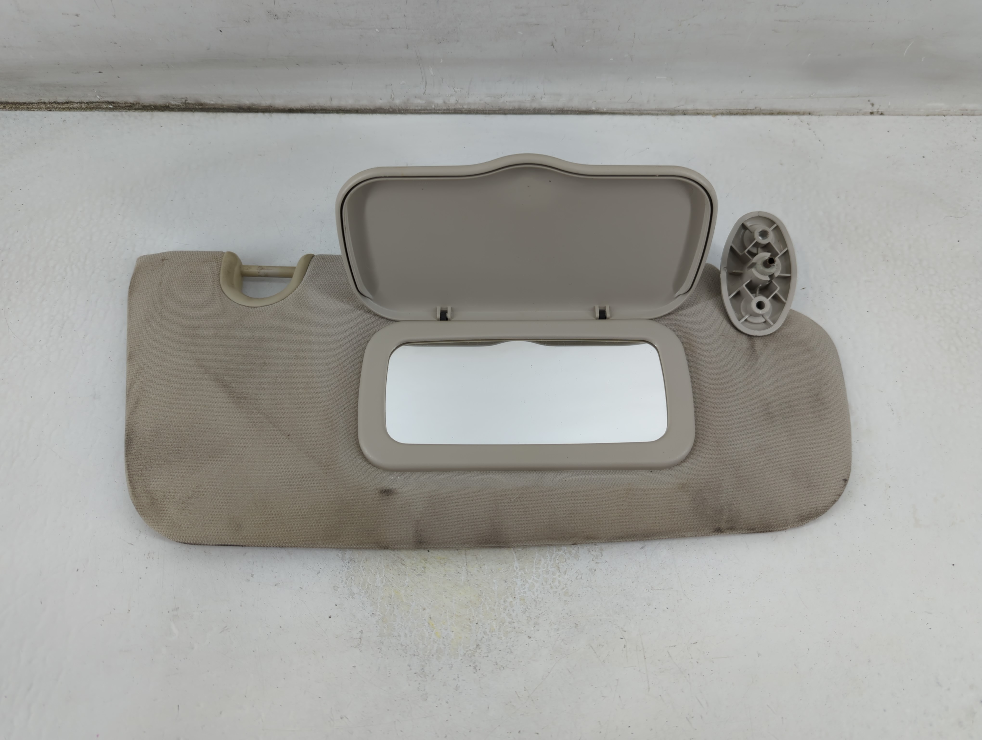 2009-2012 Dodge Caliber Passenger Sun Visor Mirror Right Sunvisor Grey 1056969 - Oemusedautoparts1.com
