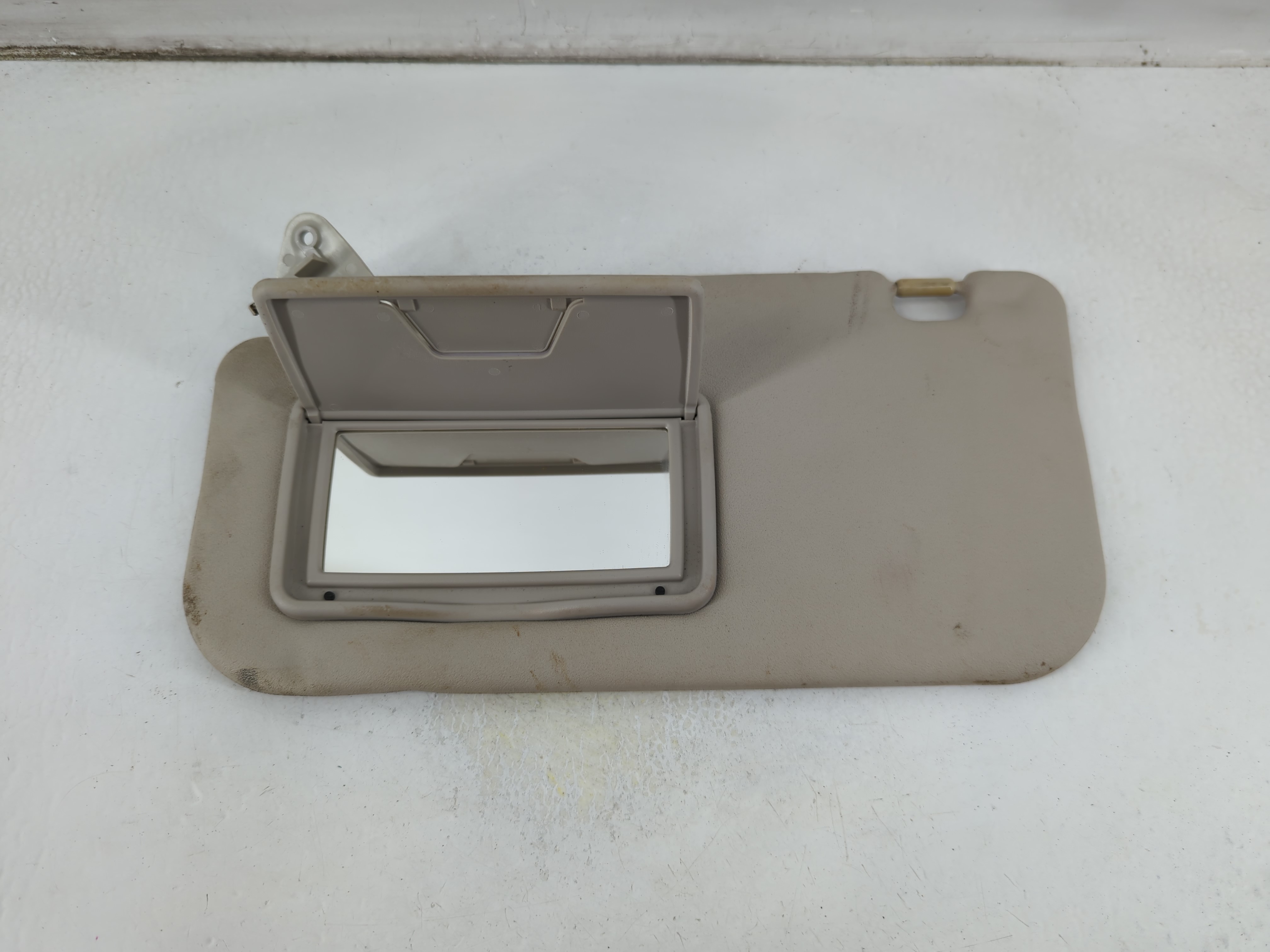 2014-2014 Mitsubishi Mirage Driver Sun Visor Mirror Left Sunvisor Grey 1056971 - Oemusedautoparts1.com
