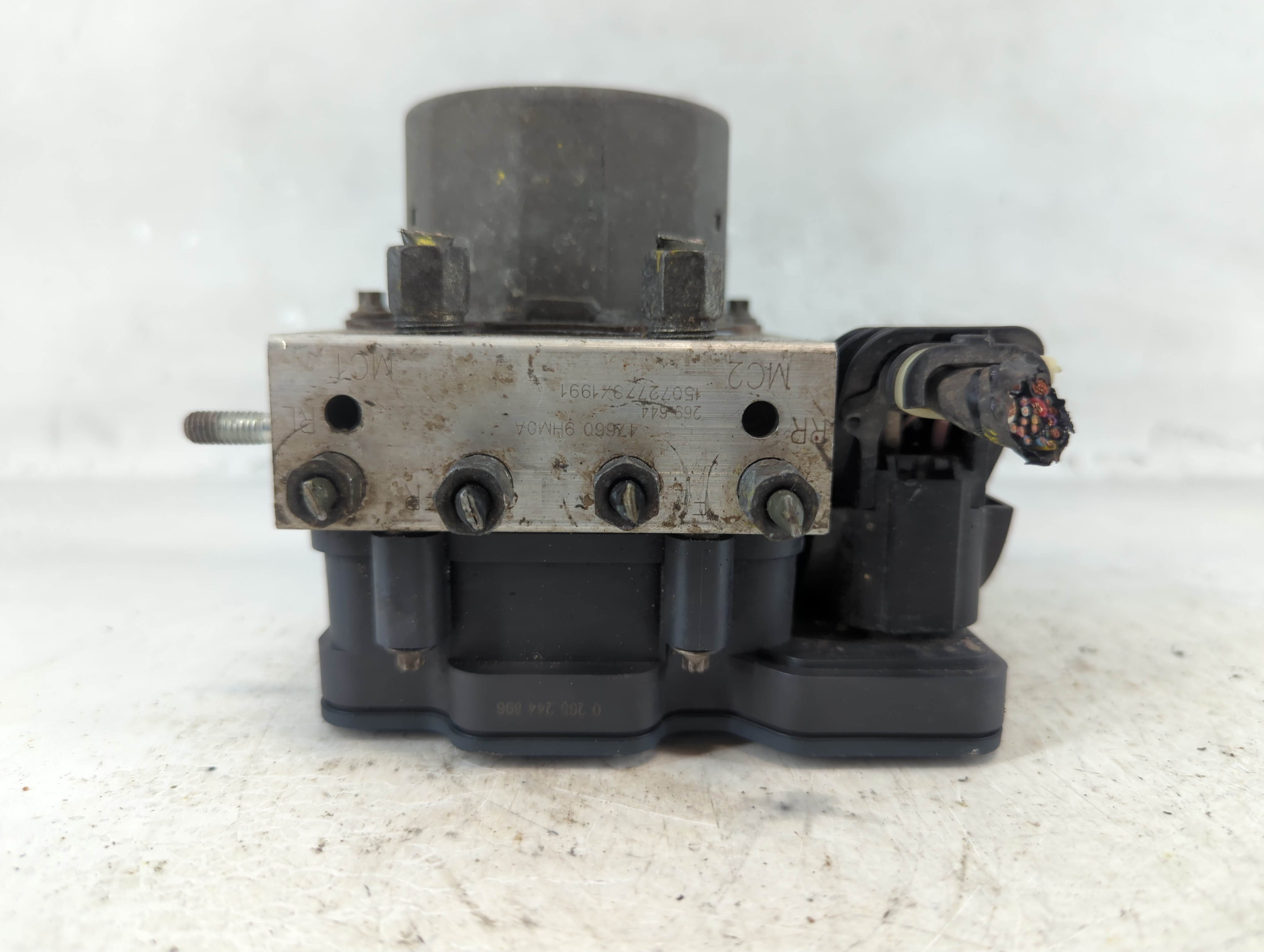 2013-2015 Nissan Altima Abs Pump Control Module 1056985 - Oemusedautoparts1.com