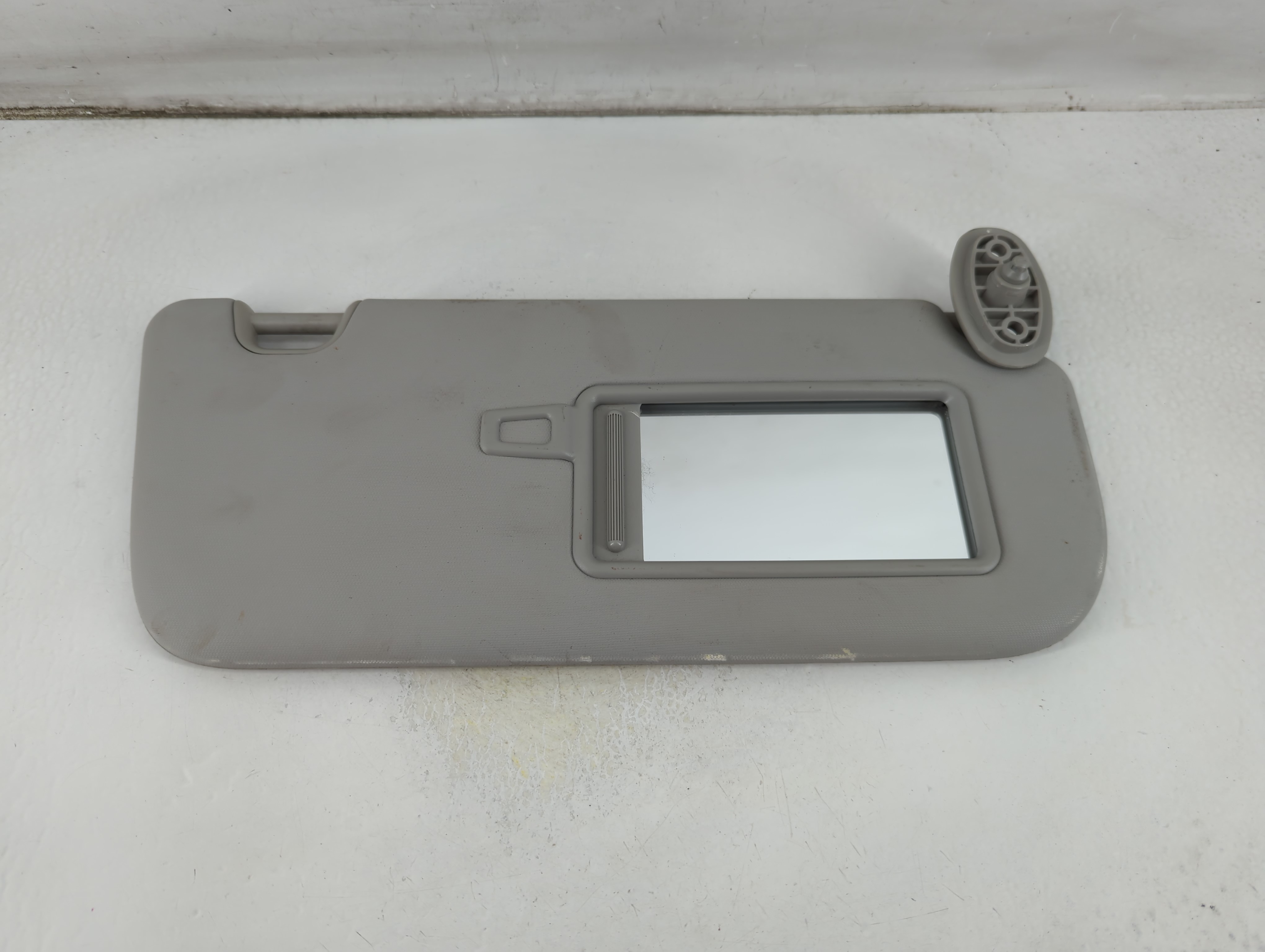 2014-2019 Kia Soul Passenger Sun Visor Mirror Right Sunvisor Grey 1057010 - Oemusedautoparts1.com