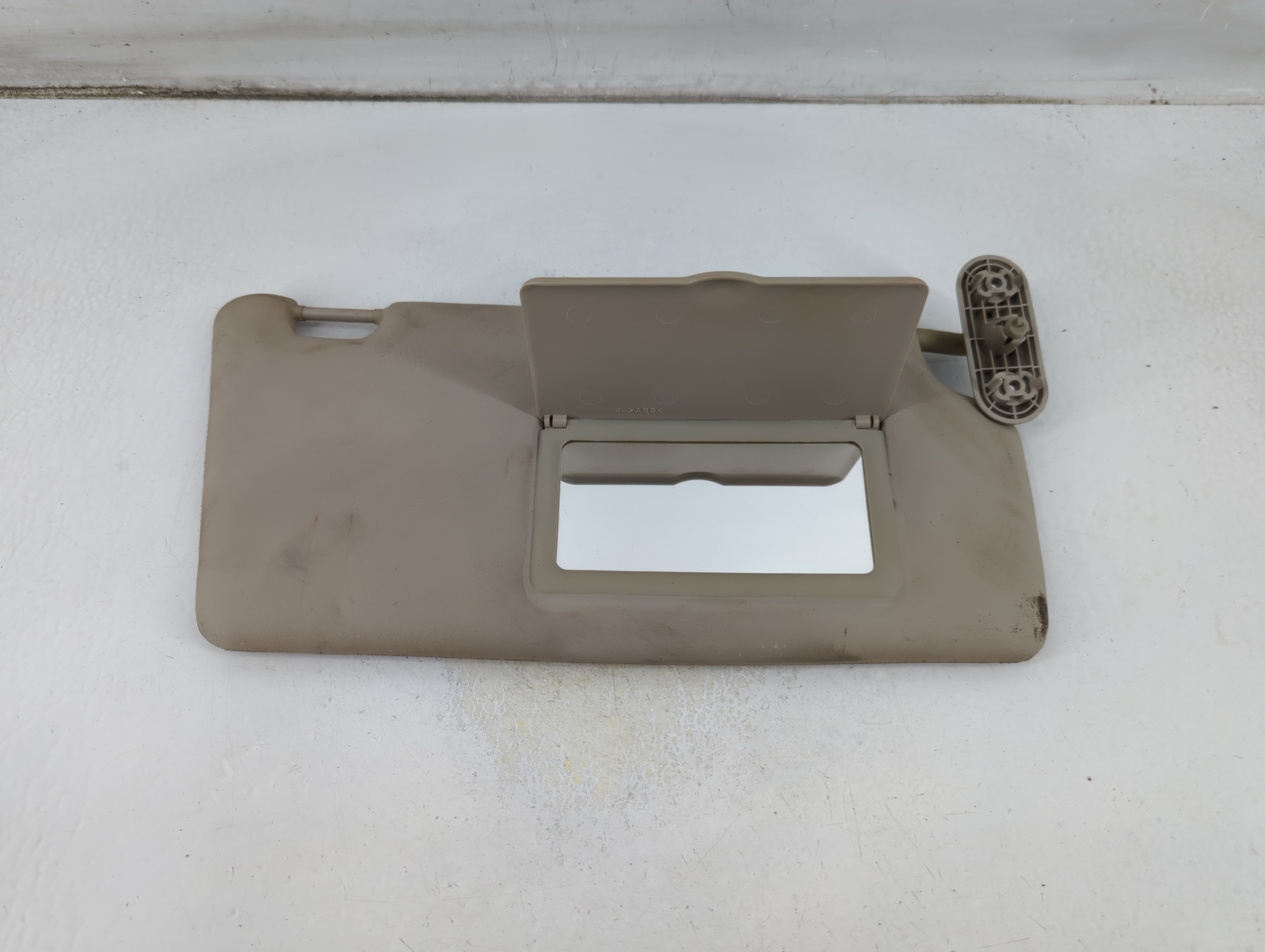 2008-2011 Ford Focus Passenger Sun Visor Mirror Right Sunvisor Grey 1057035 - Oemusedautoparts1.com