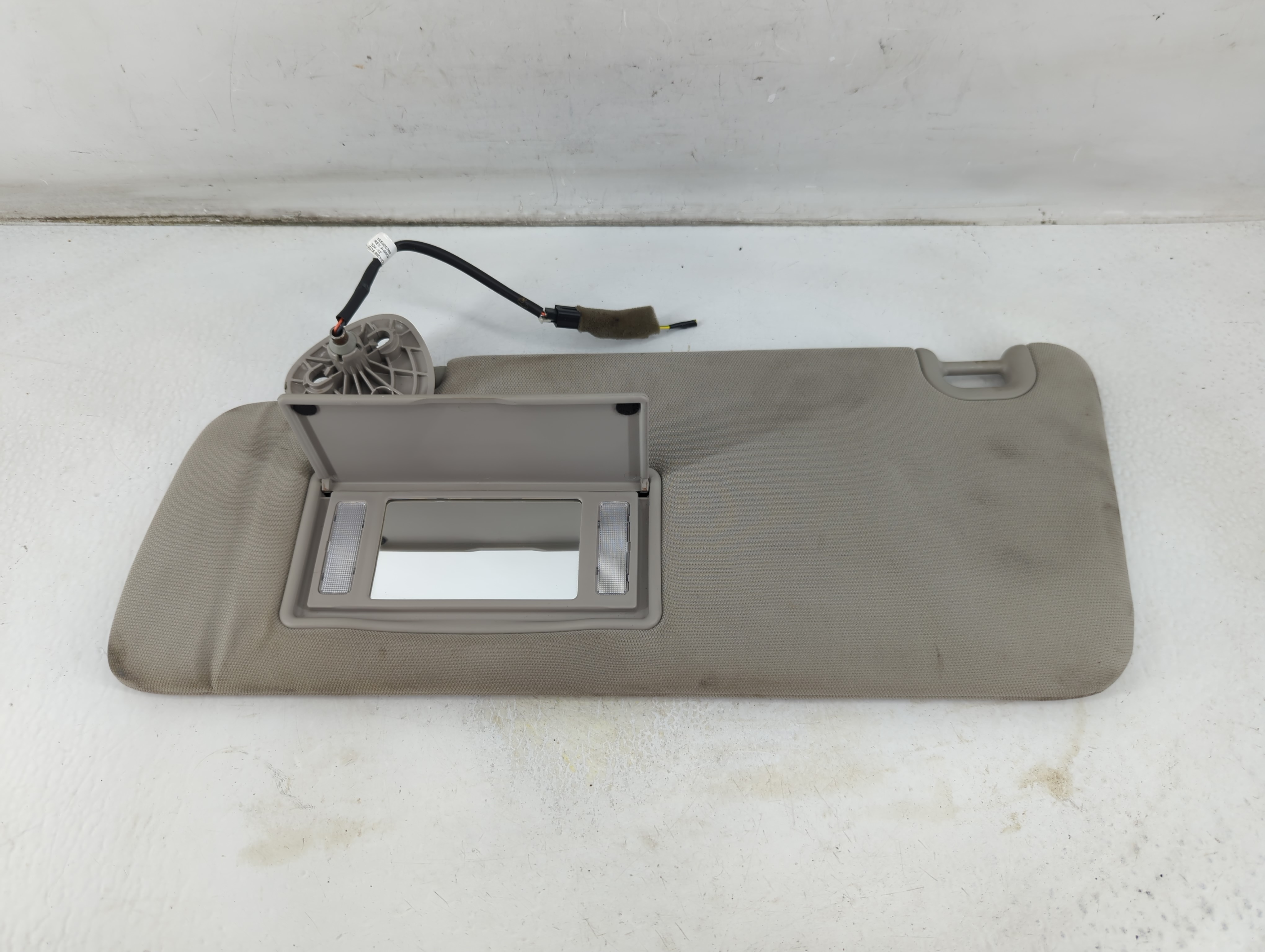 Picture of Dodge Ram 1500 Driver Sun Visor Mirror Left Sunvisor Grey 1057049