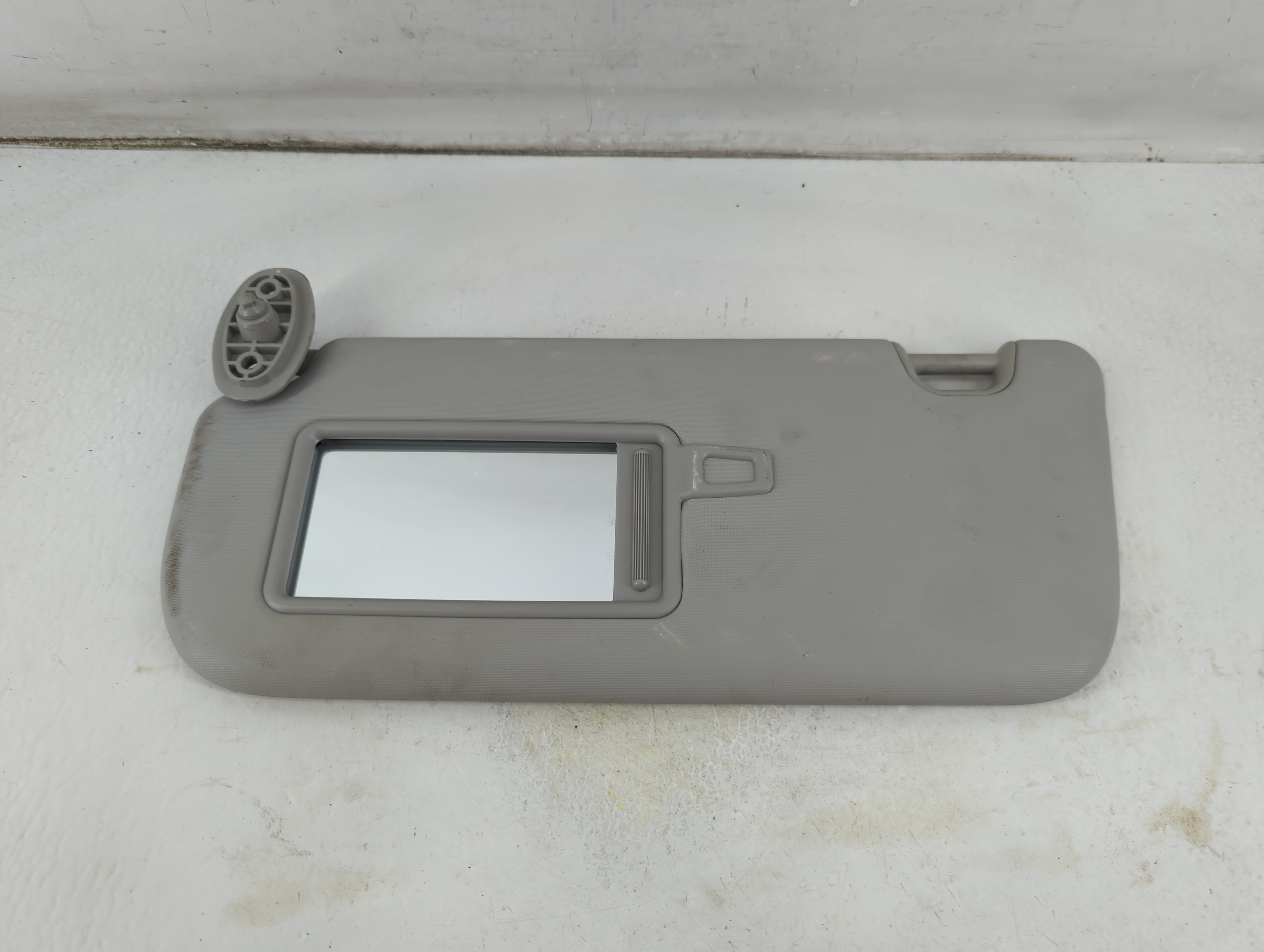 2014-2019 Kia Soul Driver Sun Visor Mirror Left Sunvisor Grey 1057051 - Oemusedautoparts1.com