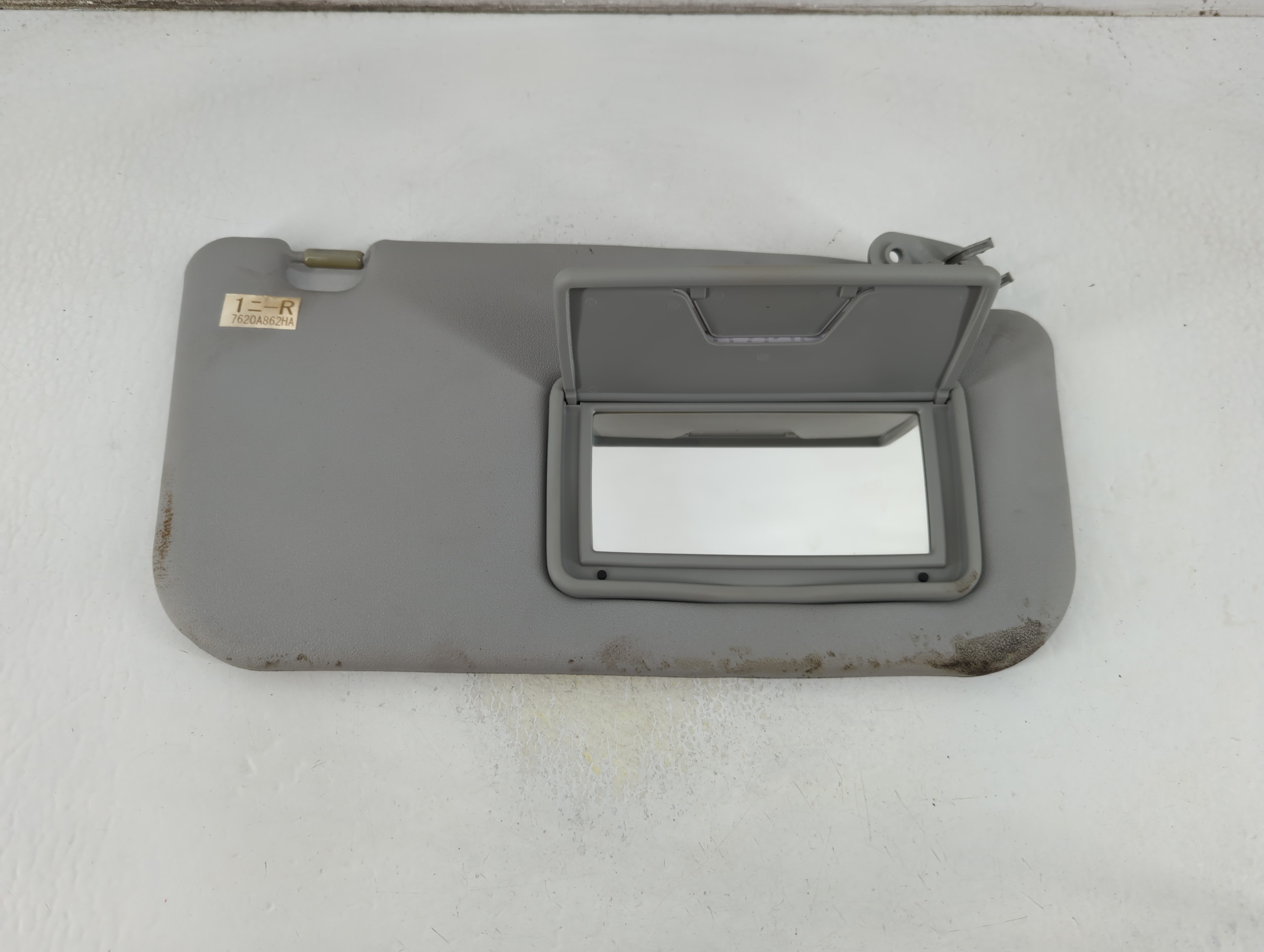2007-2017 Mitsubishi Lancer Passenger Sun Visor Mirror Right Sunvisor 1057052 - Oemusedautoparts1.com