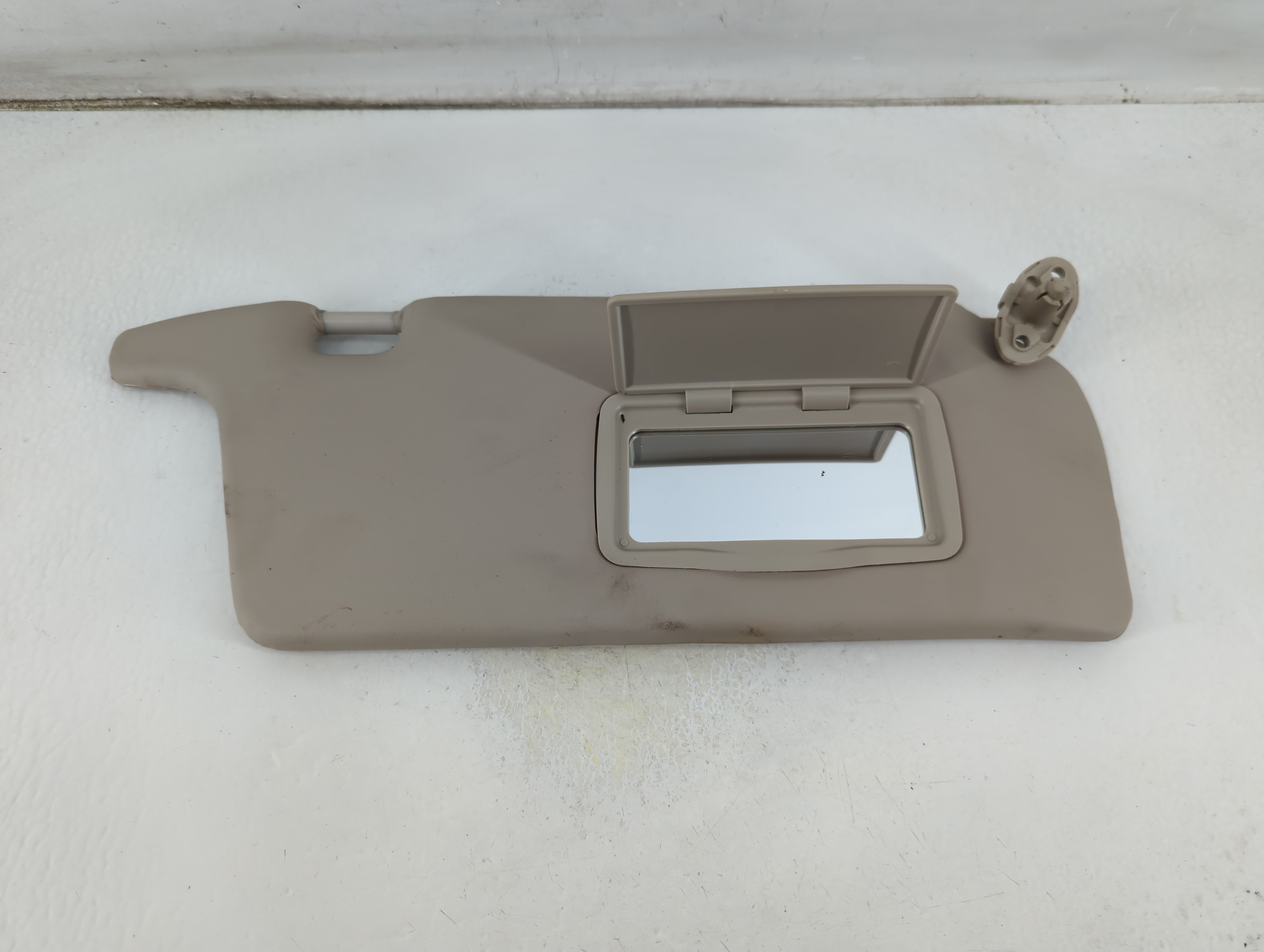 2001-2005 Honda Civic Passenger Sun Visor Mirror Right Sunvisor Beige 1057053 - Oemusedautoparts1.com