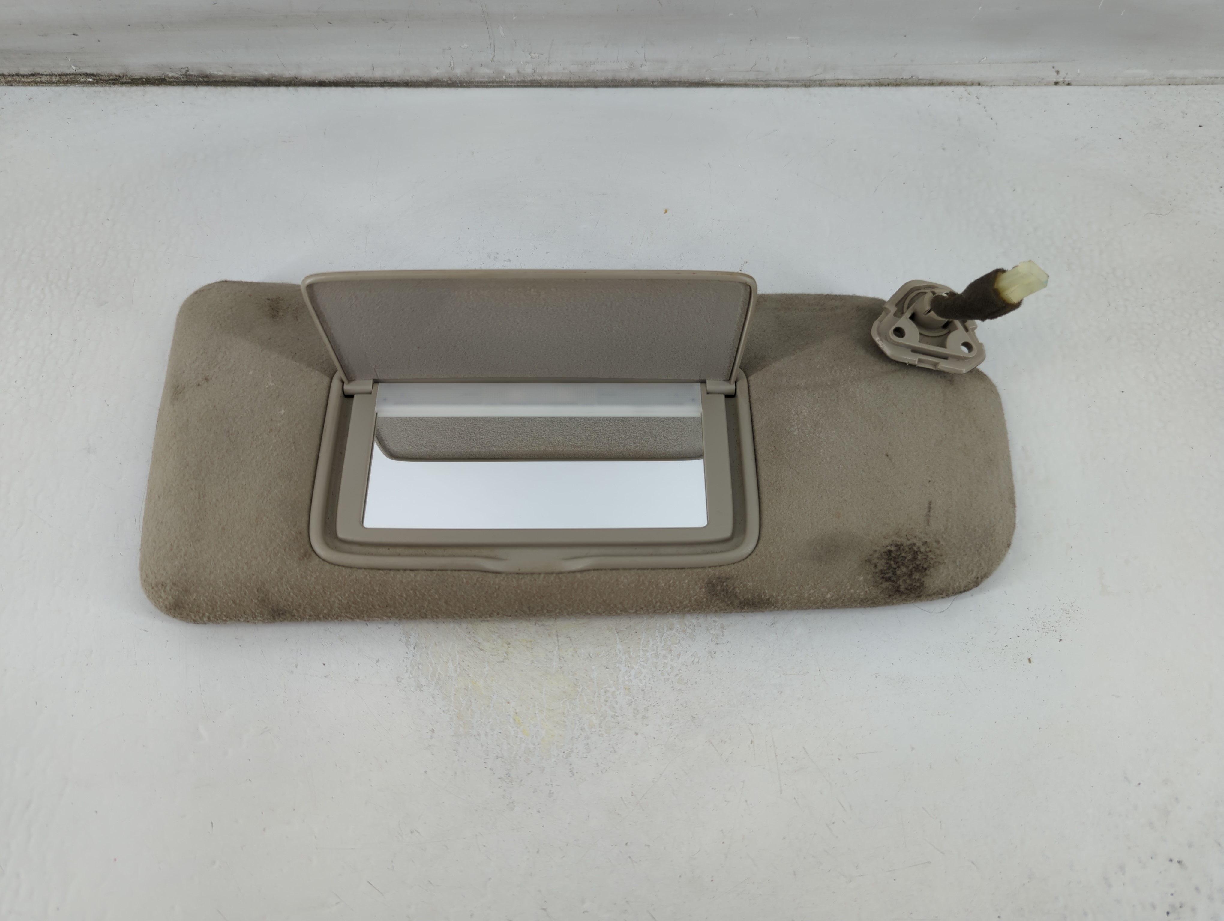 Picture of 2005-2007 Infiniti G35 Passenger Sun Visor Mirror Right Sunvisor Grey 1057060