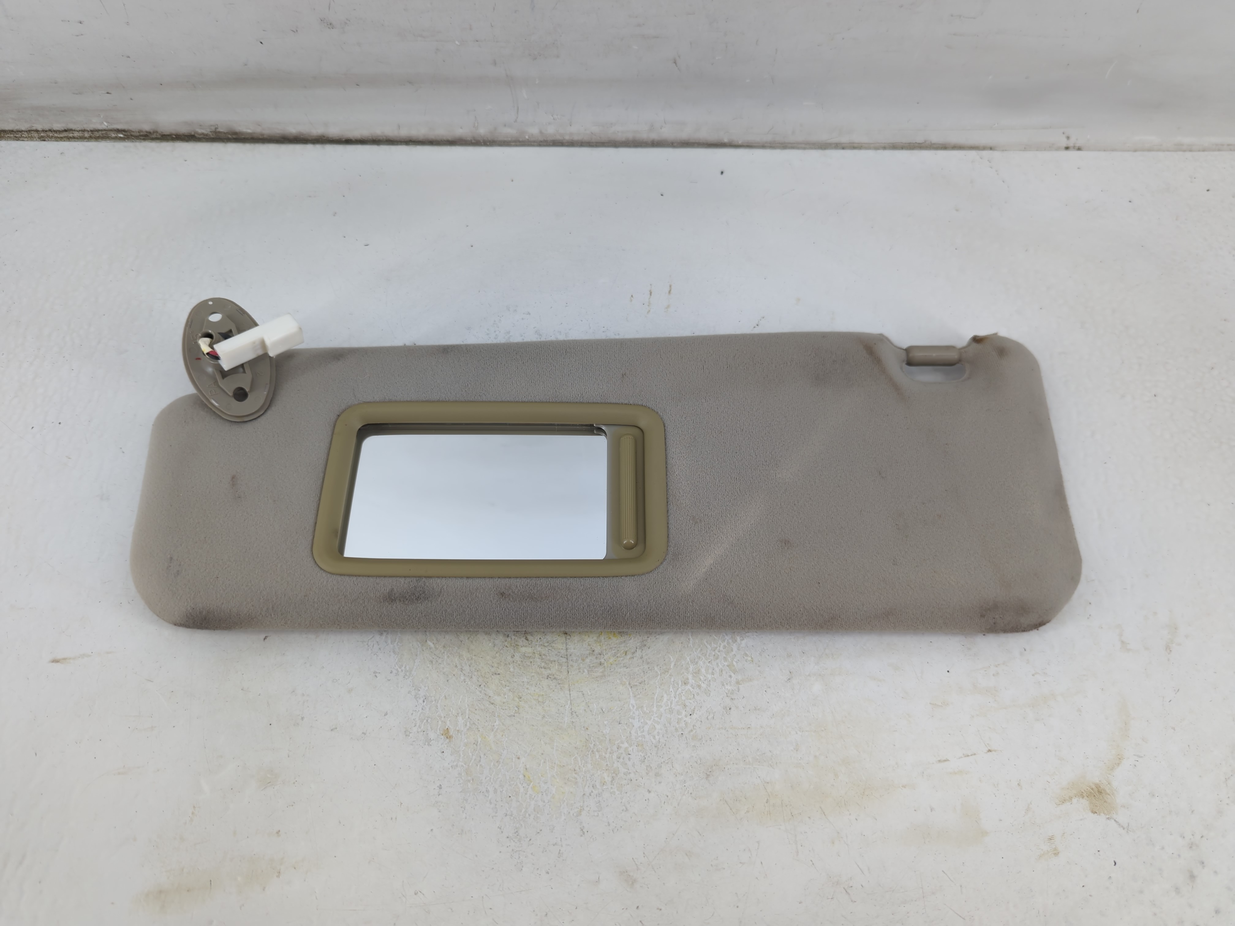 2006-2009 Toyota Prius Driver Sun Visor Mirror Left Sunvisor Grey 1057066 - Oemusedautoparts1.com