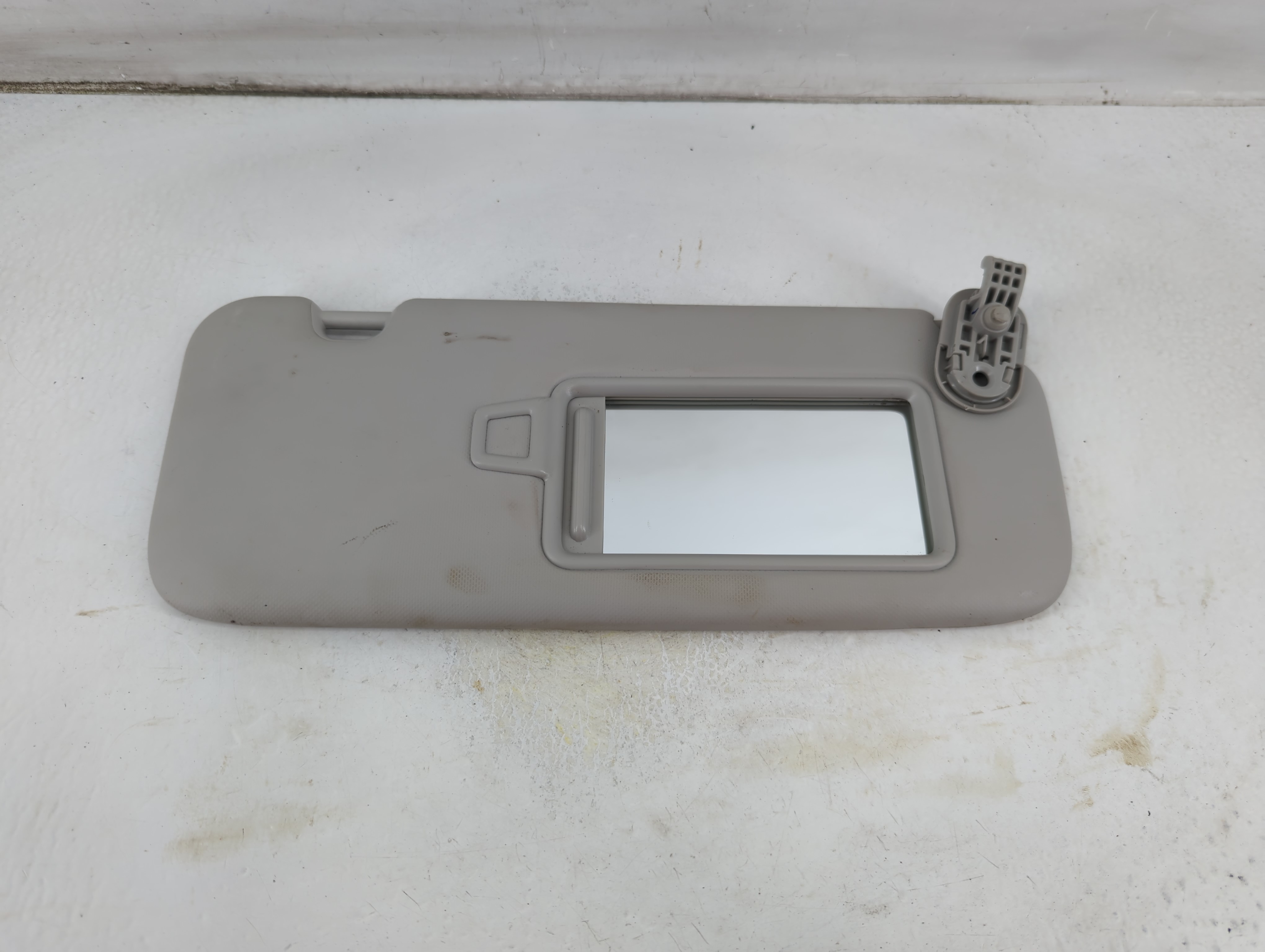 2019-2021 Kia Forte Passenger Sun Visor Mirror Right Sunvisor Grey 1057067 - Oemusedautoparts1.com